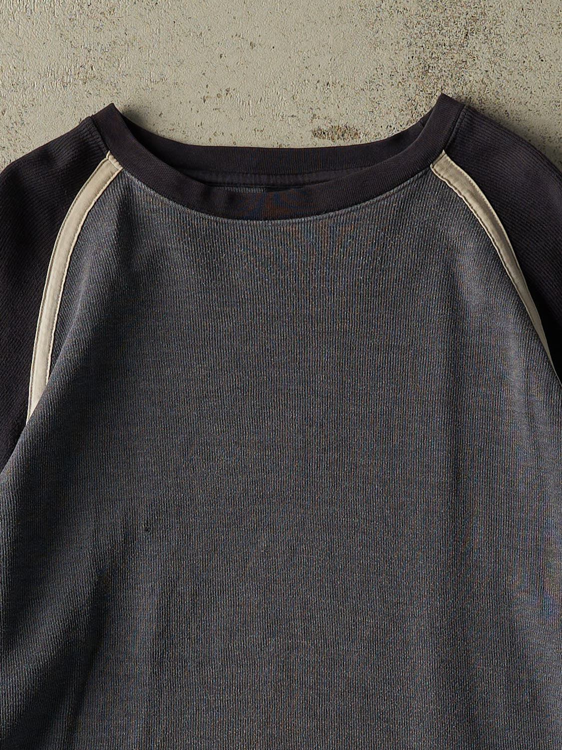 Vintage Y2K Grey Nevada Thermal Long Sleeve (XL)