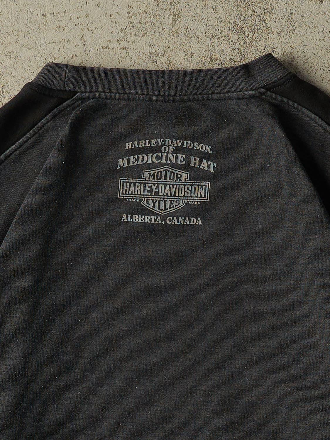 Vintage Y2K Charcoal Grey Harley Davidson Alberta Lightweight  Crewneck (XL/XXL)