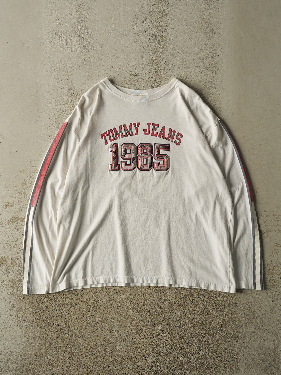 Vintage Y2K White Tommy Jeans Logo Long Sleeve (L/XL)
