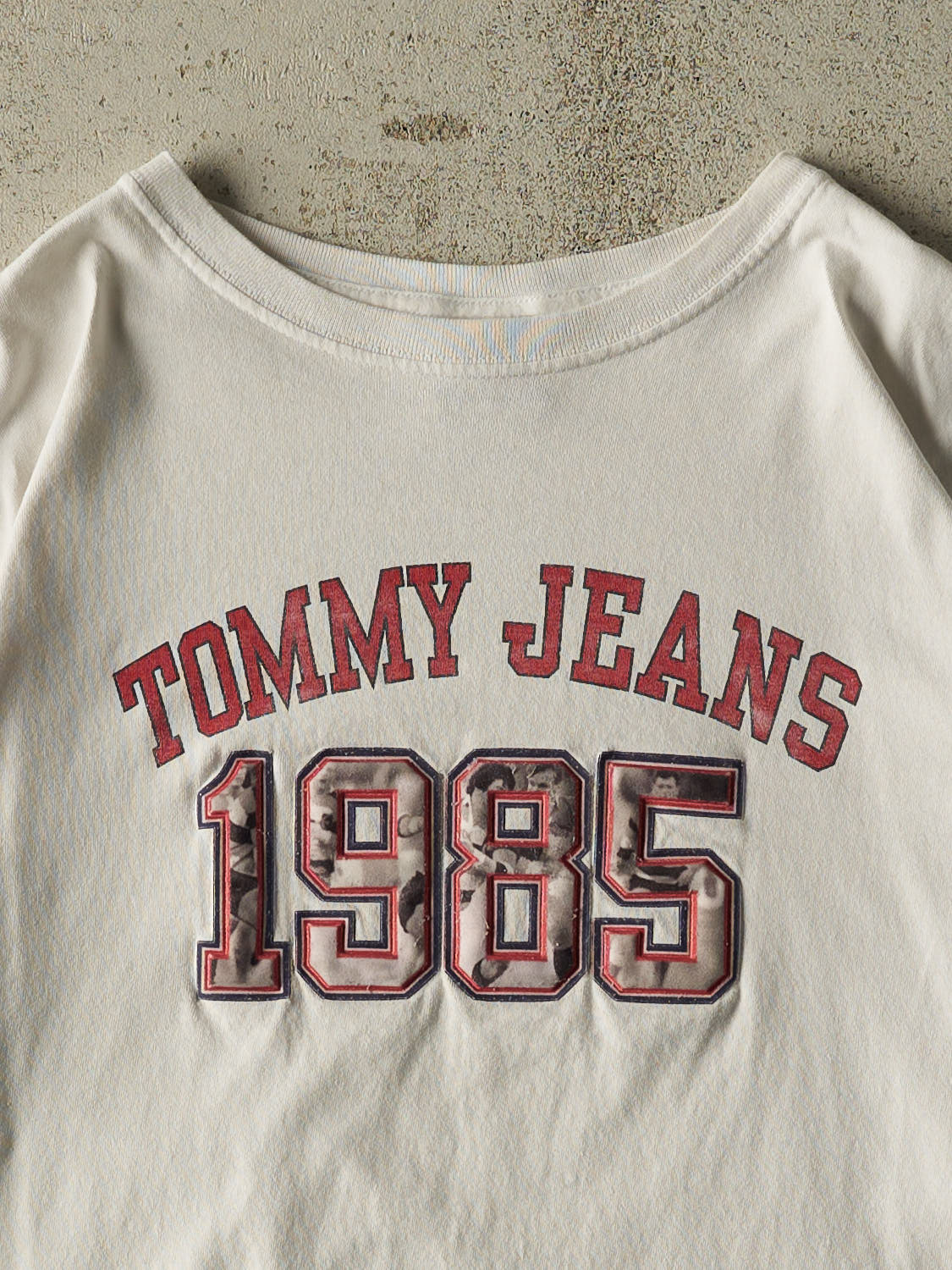 Vintage Y2K White Tommy Jeans Logo Long Sleeve (L/XL)