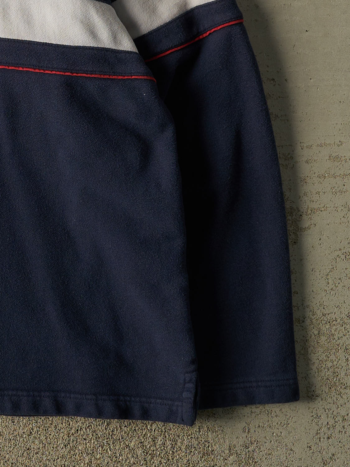 Vintage Y2K Navy Blue Striped Lightweight Crewneck (M/L)