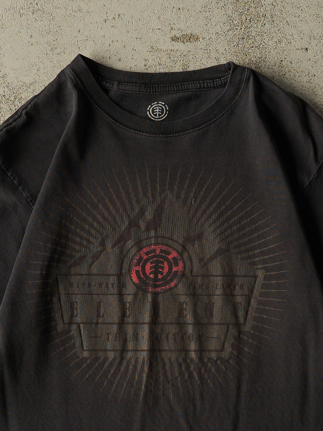 Vintage Y2K Faded Black Element Skateboards Logo Tee (S/M)