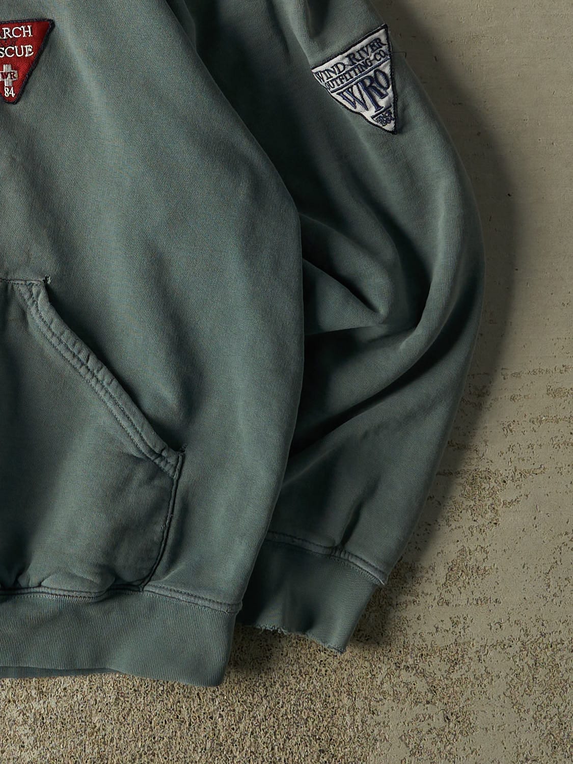 Vintage 90s Sun Faded Green Wind River Ski Patrol Hoodie (L/XL)