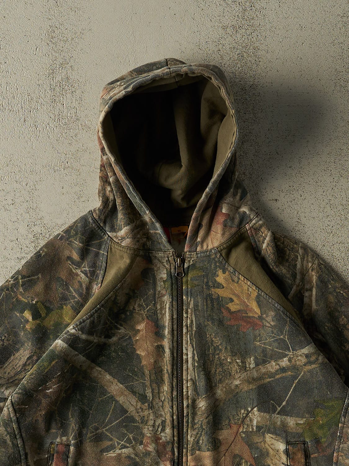 Vintage Y2K Camo Zip Up Hoodie (L)
