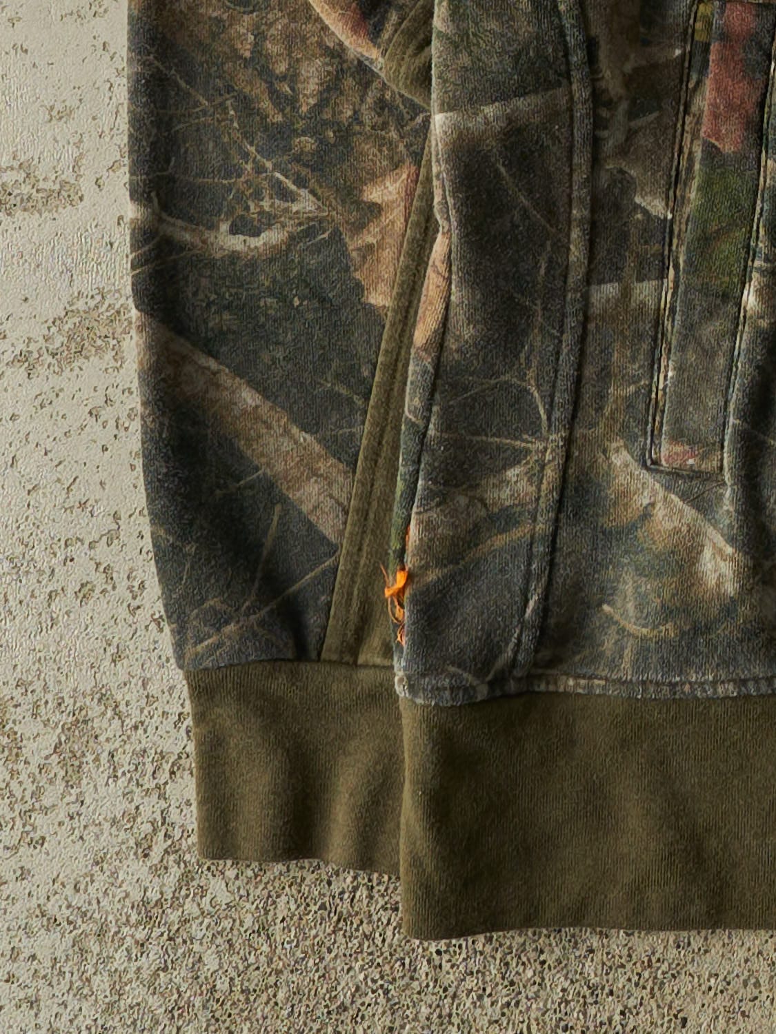 Vintage Y2K Camo Zip Up Hoodie (L)