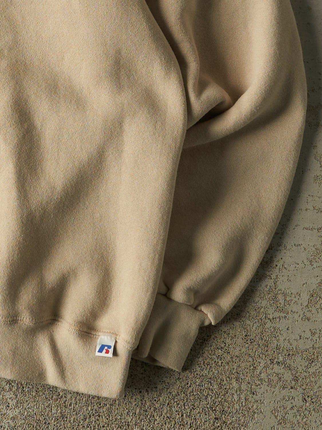 Vintage Y2K Beige Russell Athletic Blank Crewneck (M/L)