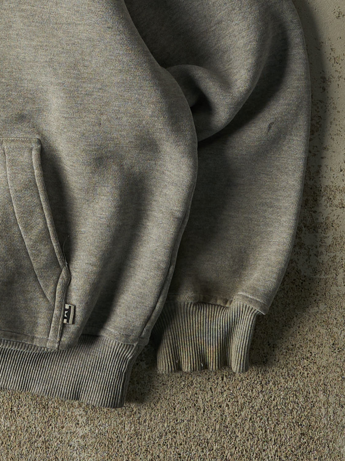 Vintage 90s Grey R Graphic Hoodie (XS/S)