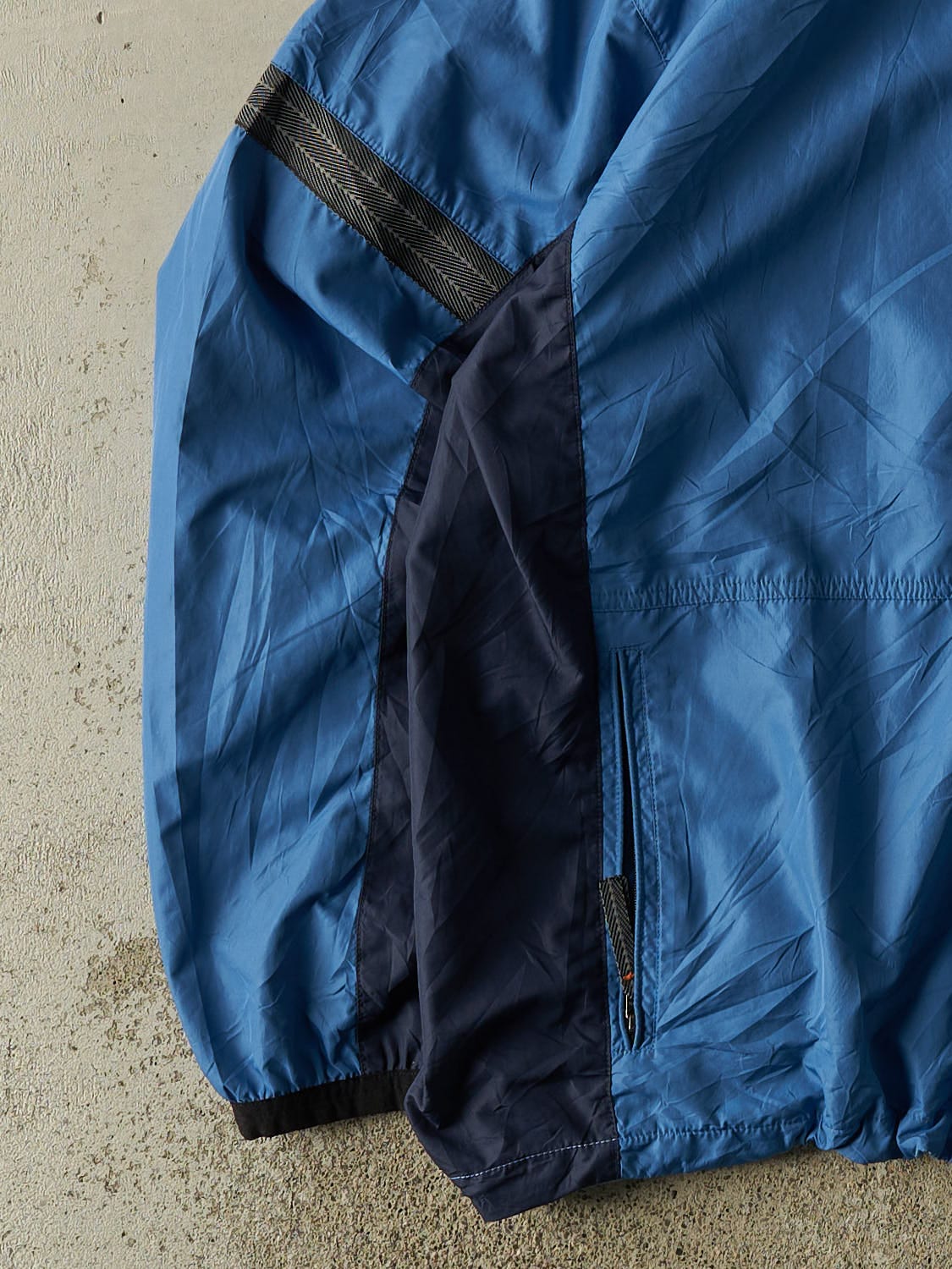 Vintage Y2K Blue Nike Embroidered Windbreaker Jacket (XL)