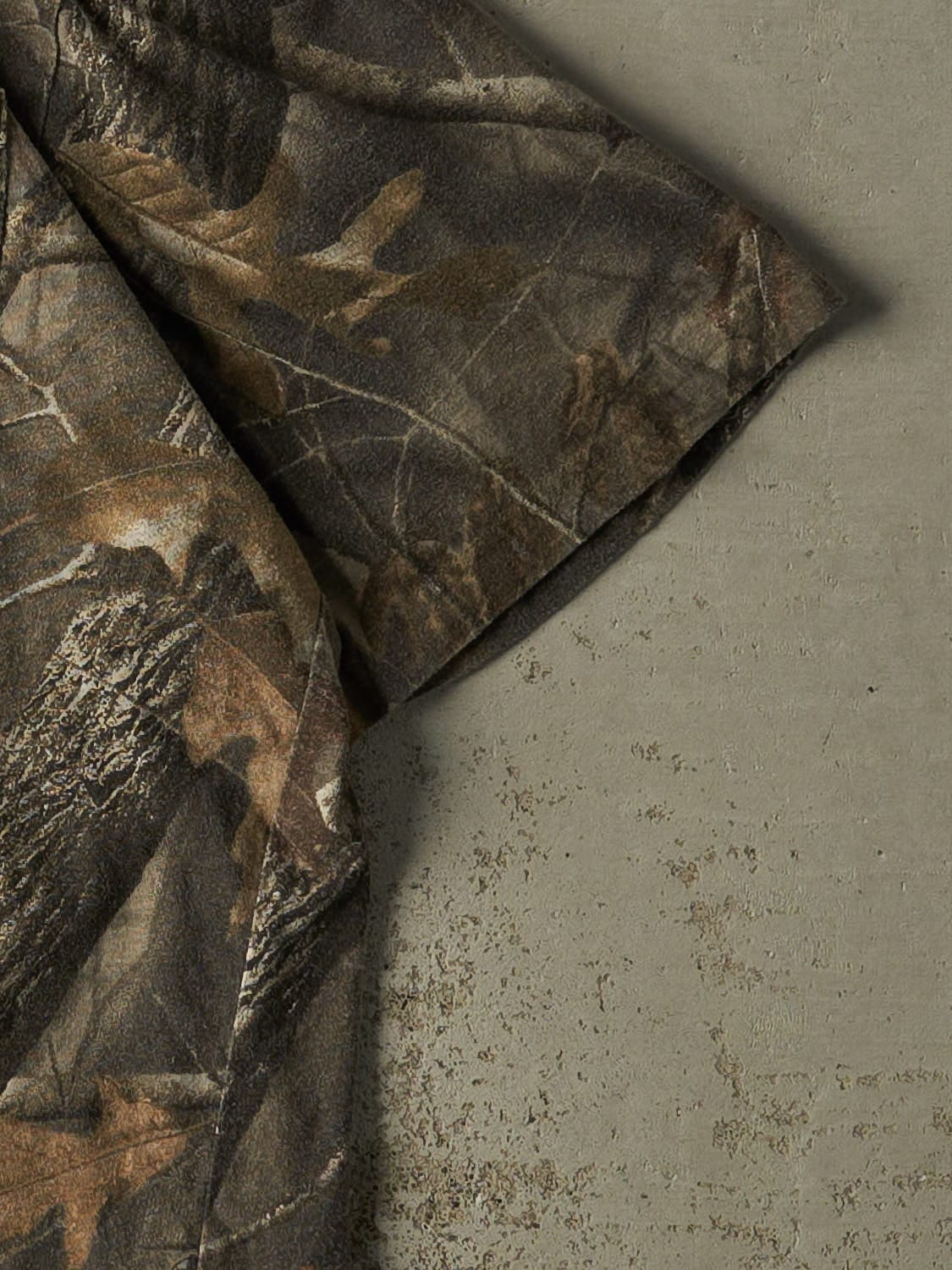 Vintage 90s Camo Realtree Pocket Tee (XL)