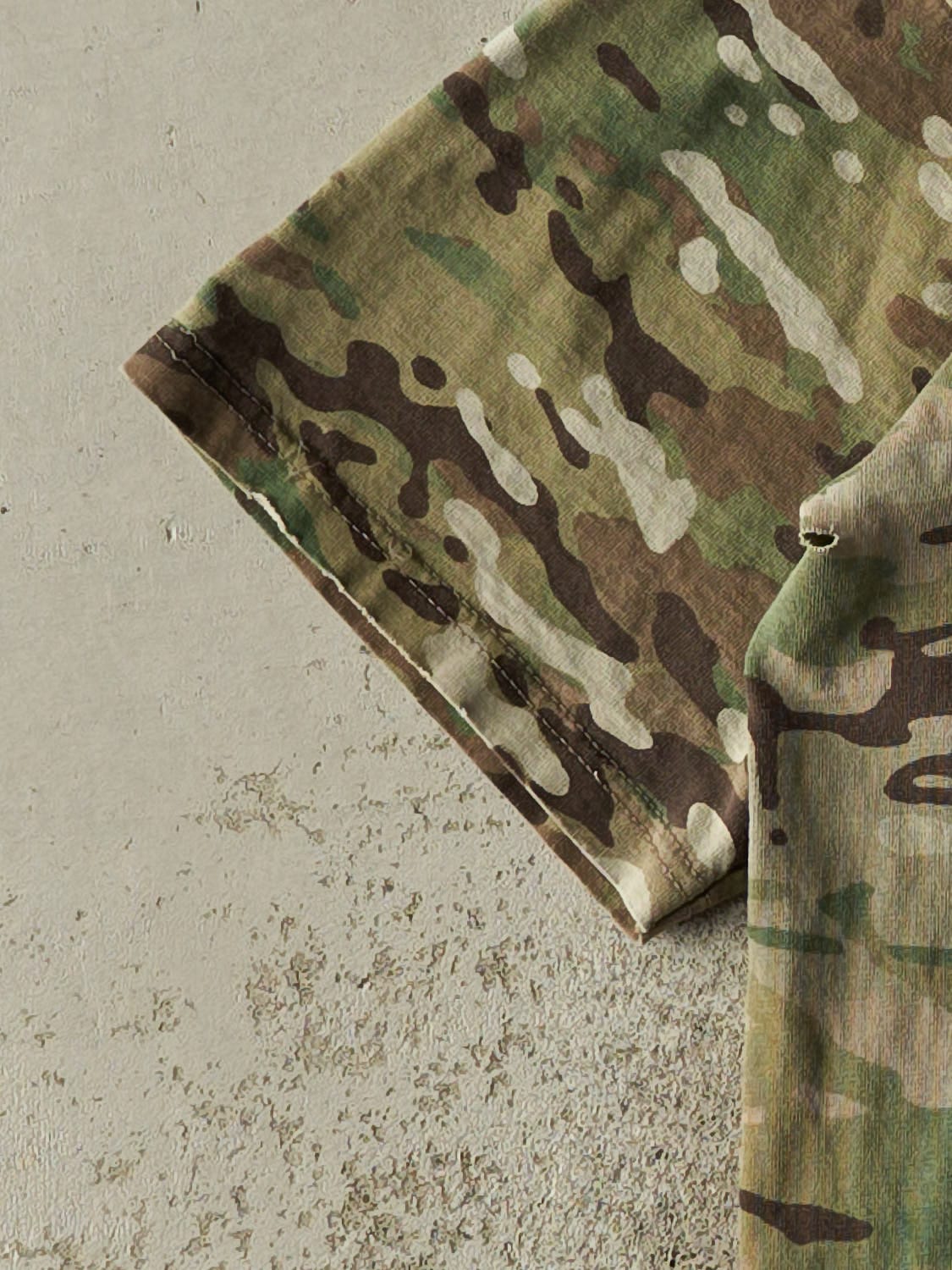 Vintage Y2K Rothco Camo Tee (S/M)