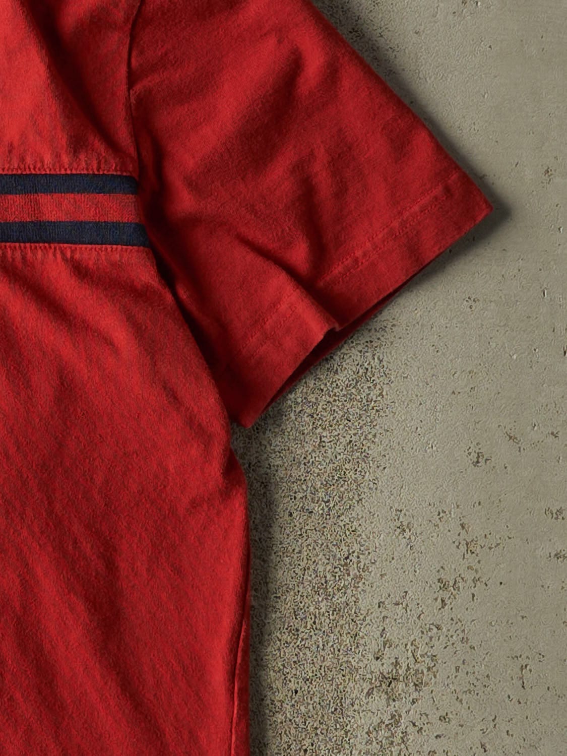 Vintage Y2K Red Tommy Hilfiger Tee (S/M)