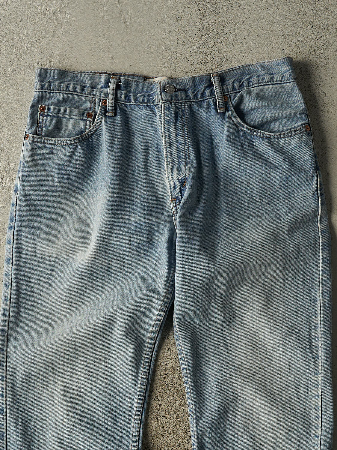 Vintage Y2K Light Wash Levi's 505 Jeans (33x32)