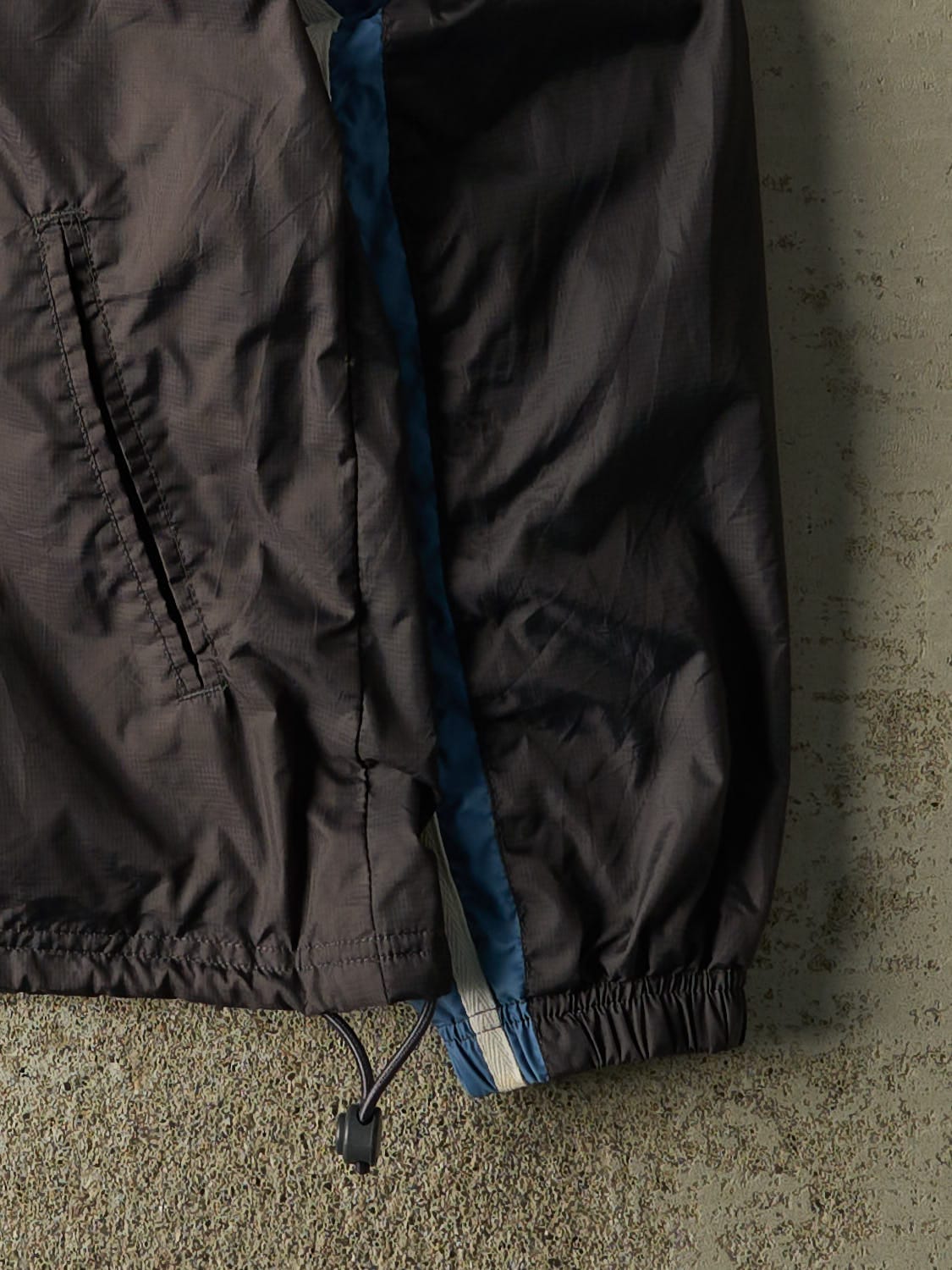 Vintage Y2K Grey Fila Hooded Windbreaker Jacket (S)