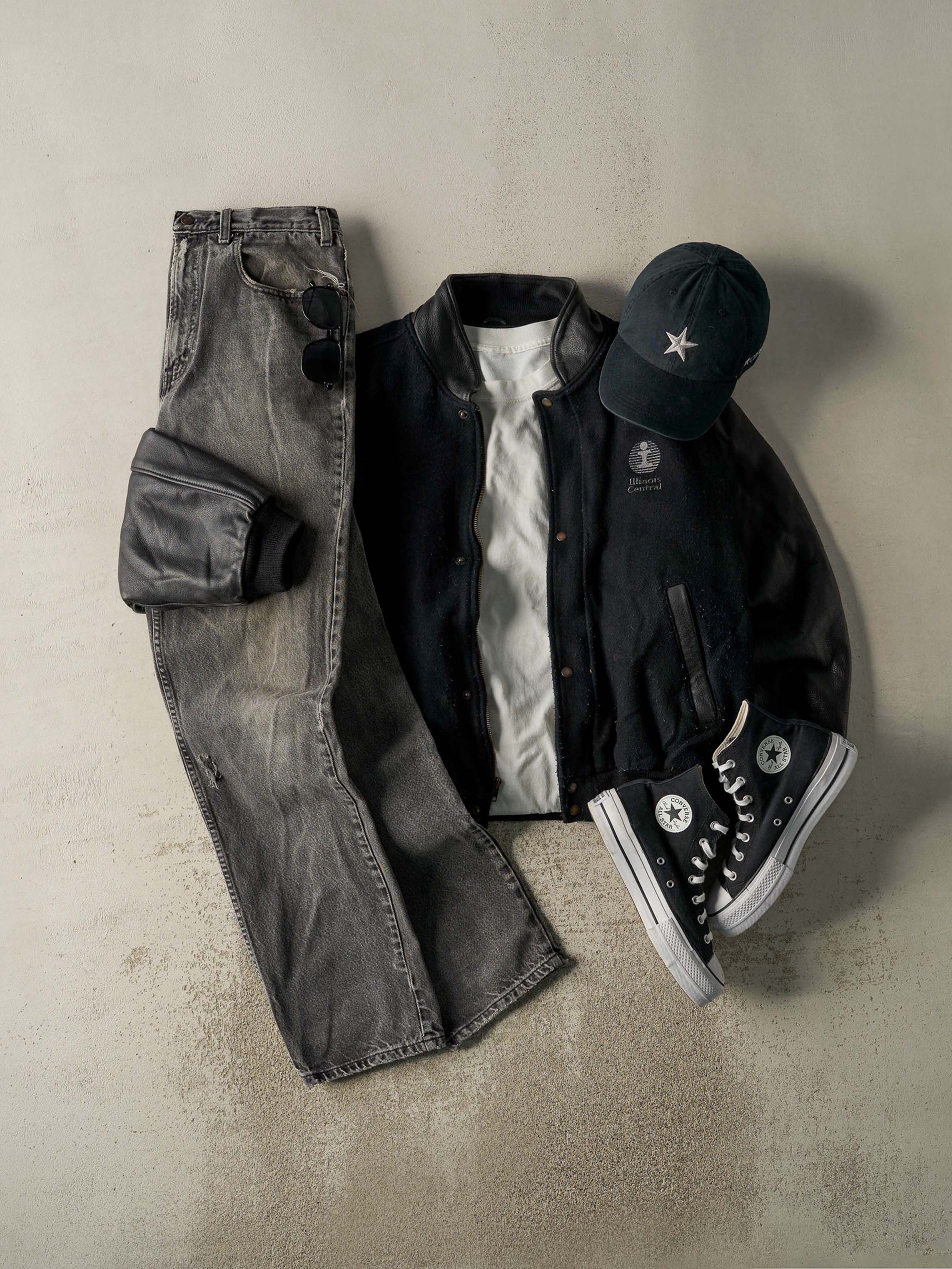Vintage 90s Faded Black Gap Denim Pants (33.5x35)
