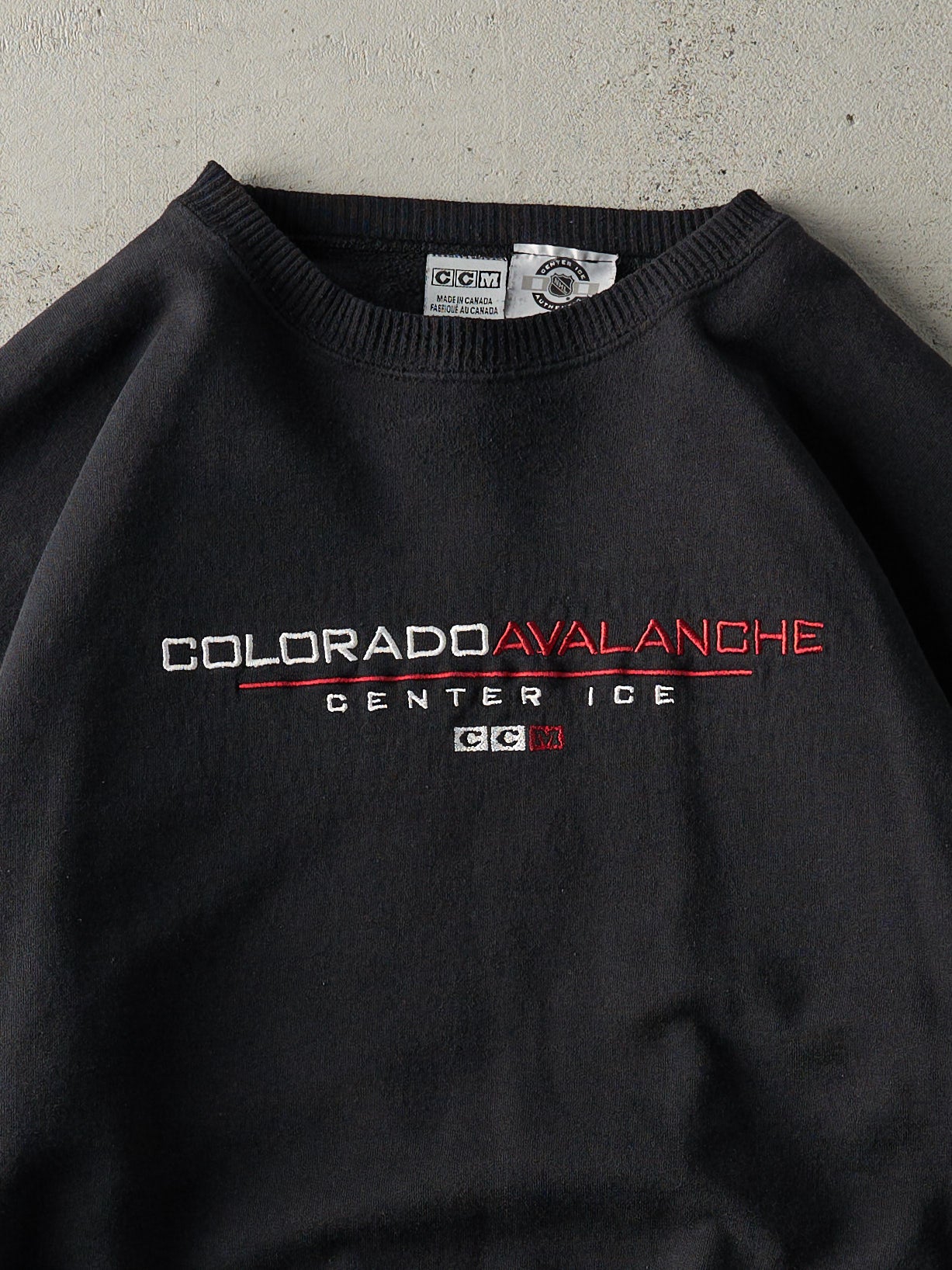 Vintage 90s Black Embroidered Colorado Avalanche Crewneck (XL)
