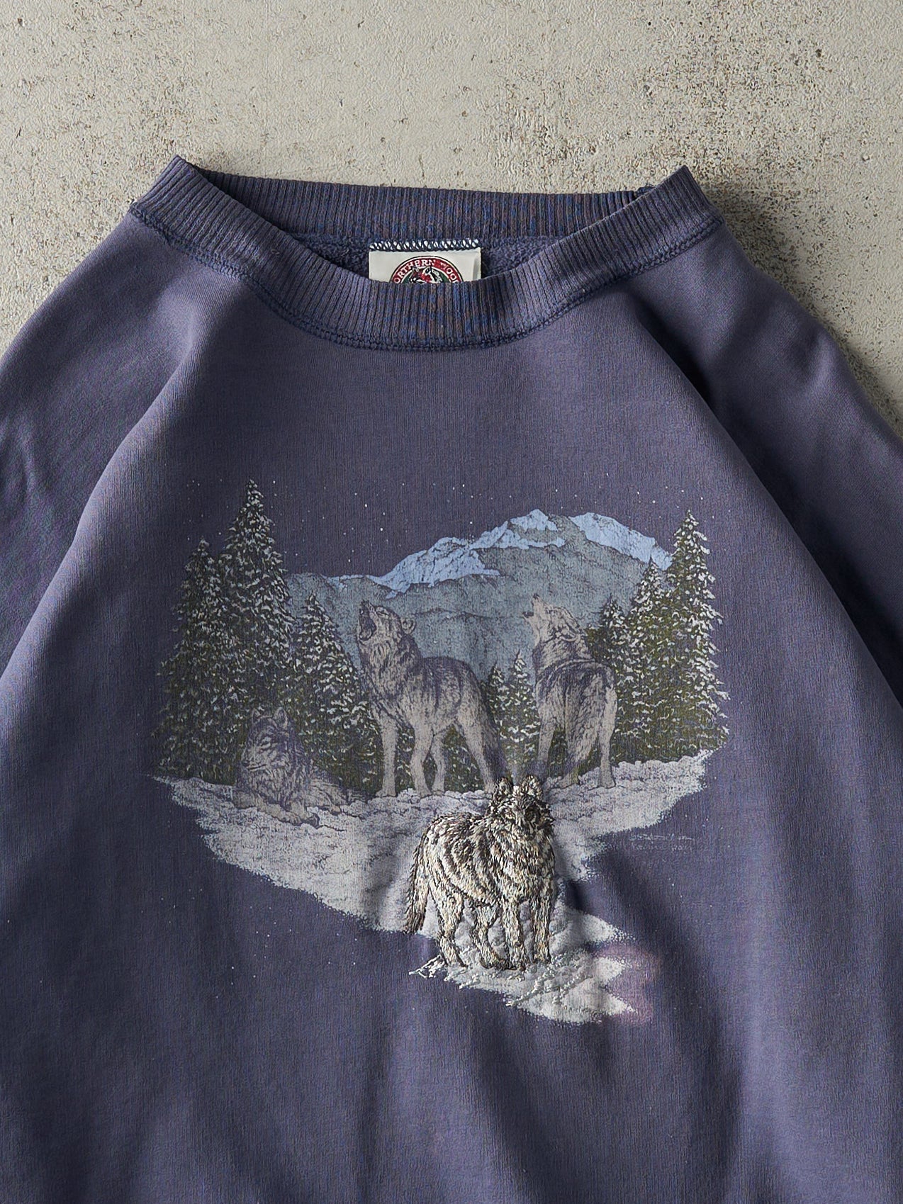 Vintage 90s Slate Blue Embroidered Wolf Scene Crewneck (L)