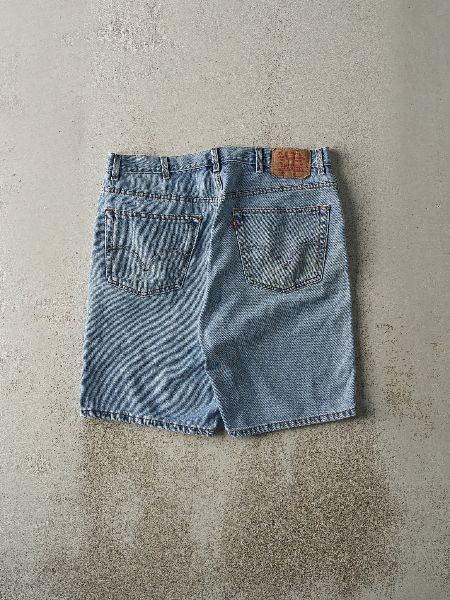 Vintage Y2K Light Wash Levi's 505 Jean Shorts (37x9.5)