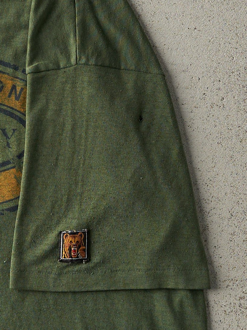 Vintage 90s Green Tradition Kodiak Grizzly Single Stitch Tee (M)