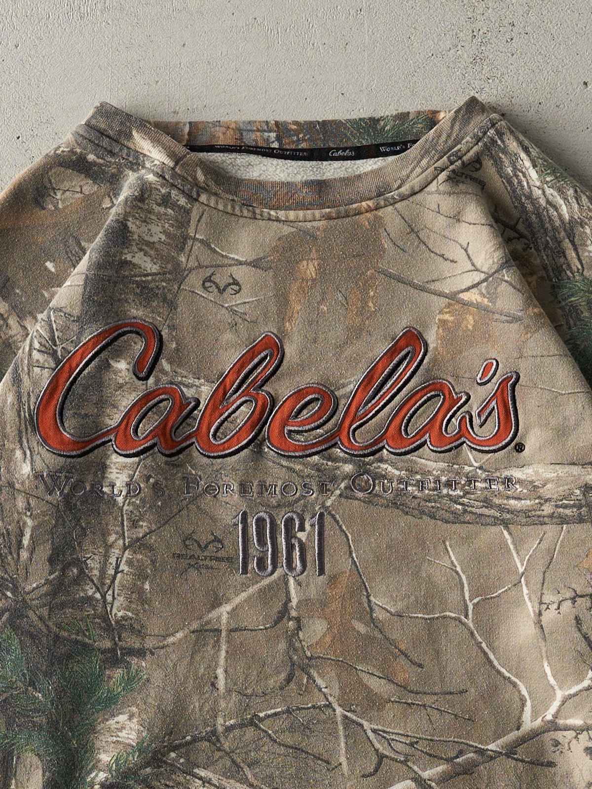 Vintage Y2K Camo Embroidered Cabela's x Realtree Crewneck (L)