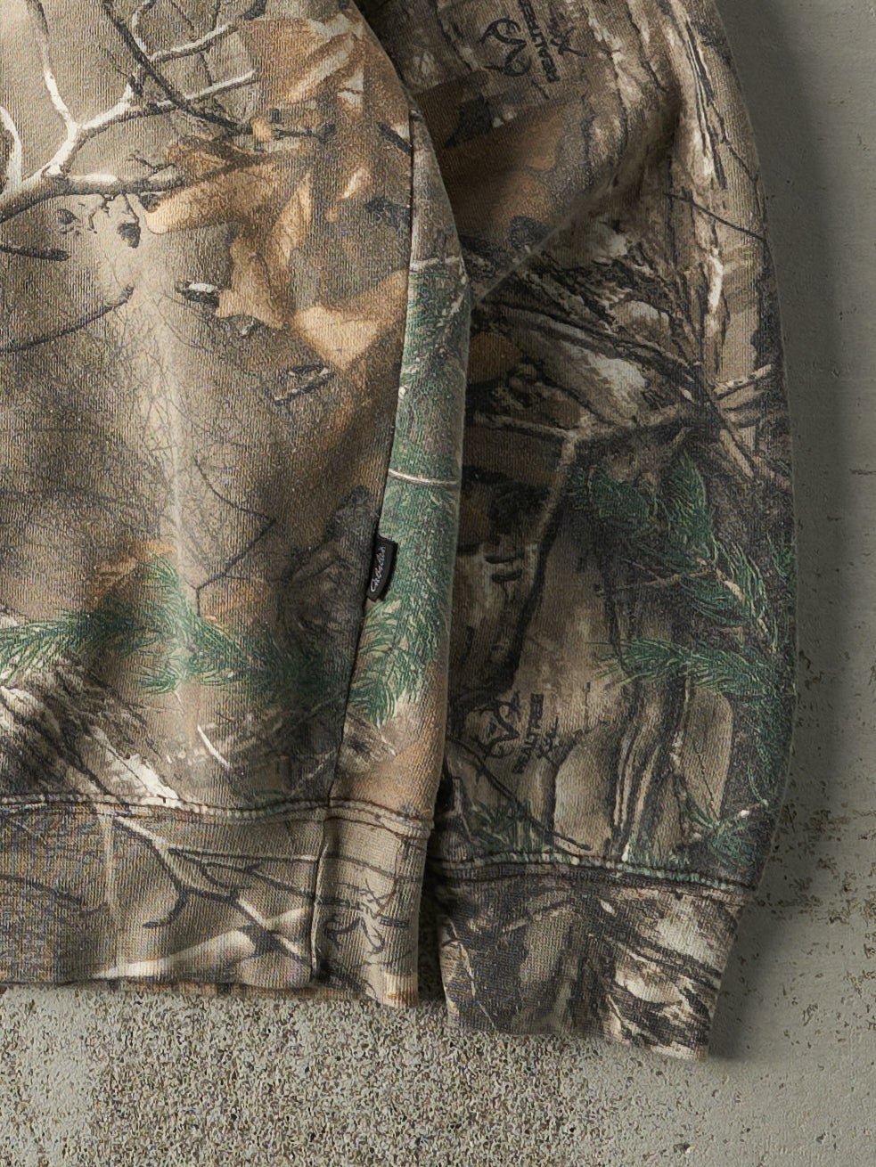 Vintage Y2K Camo Embroidered Cabela's x Realtree Crewneck (L)