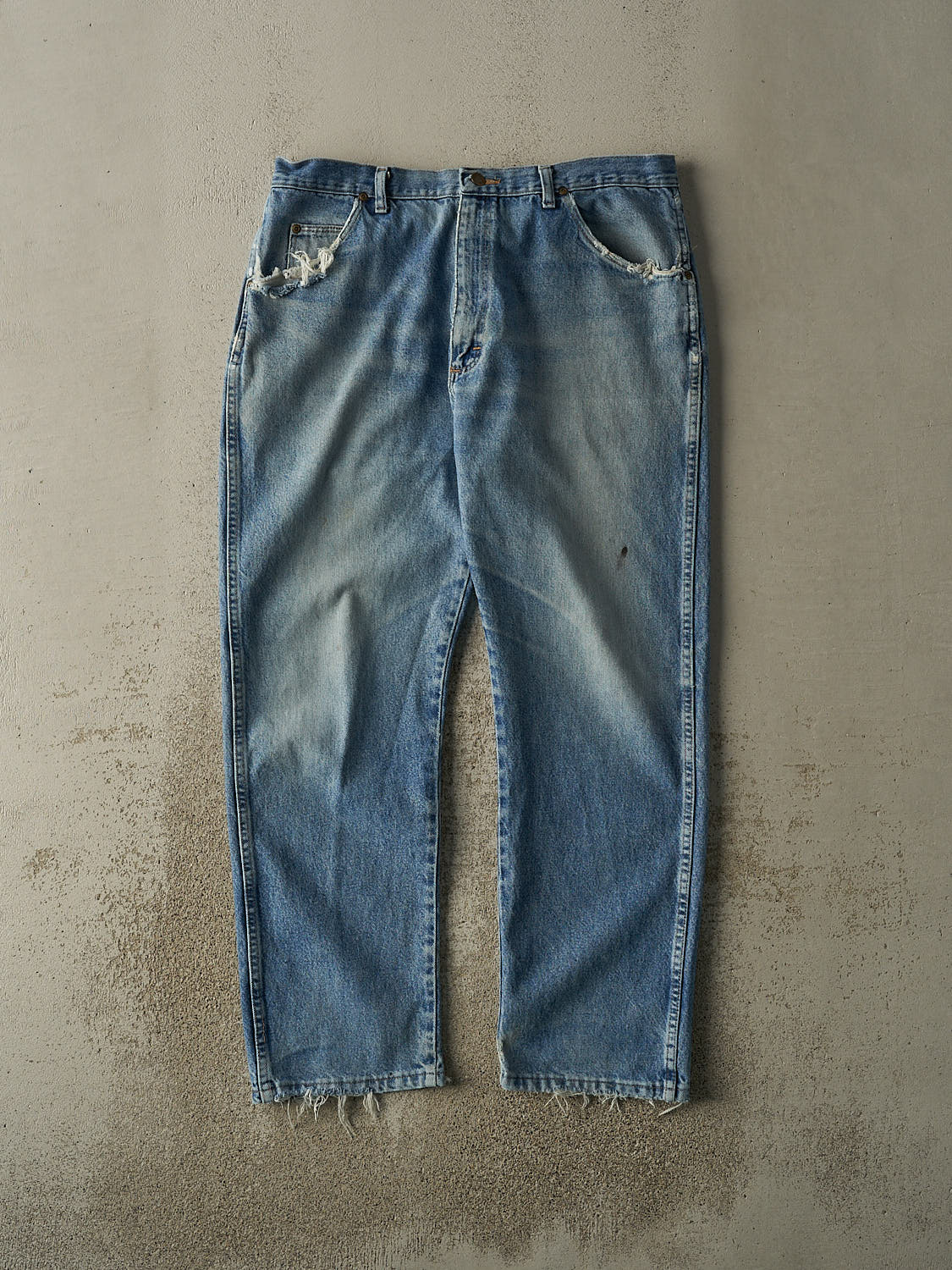 Vintage 90s Mid Wash Wrangler Jeans (36x30)
