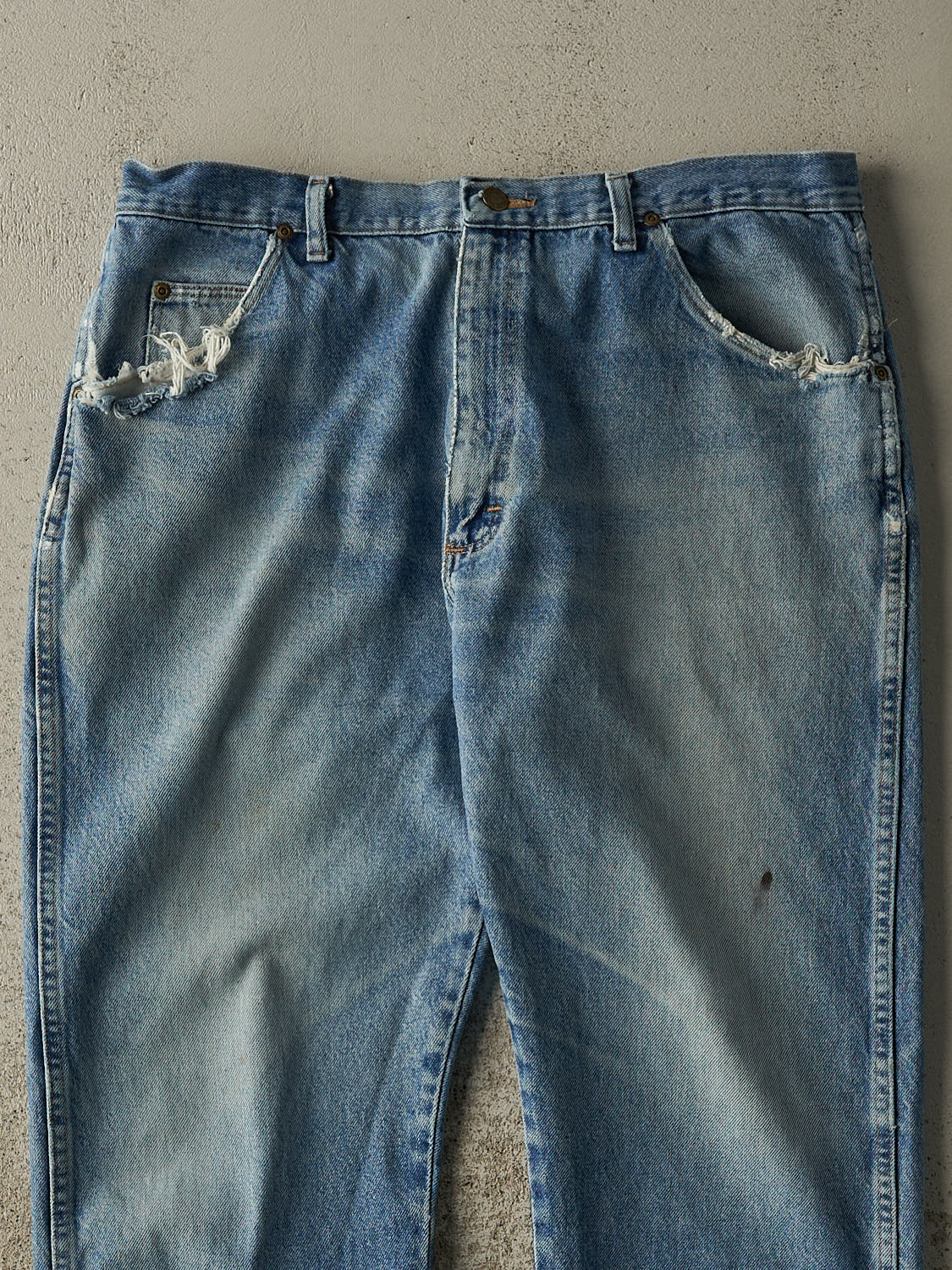 Vintage 90s Mid Wash Wrangler Jeans (36x30)
