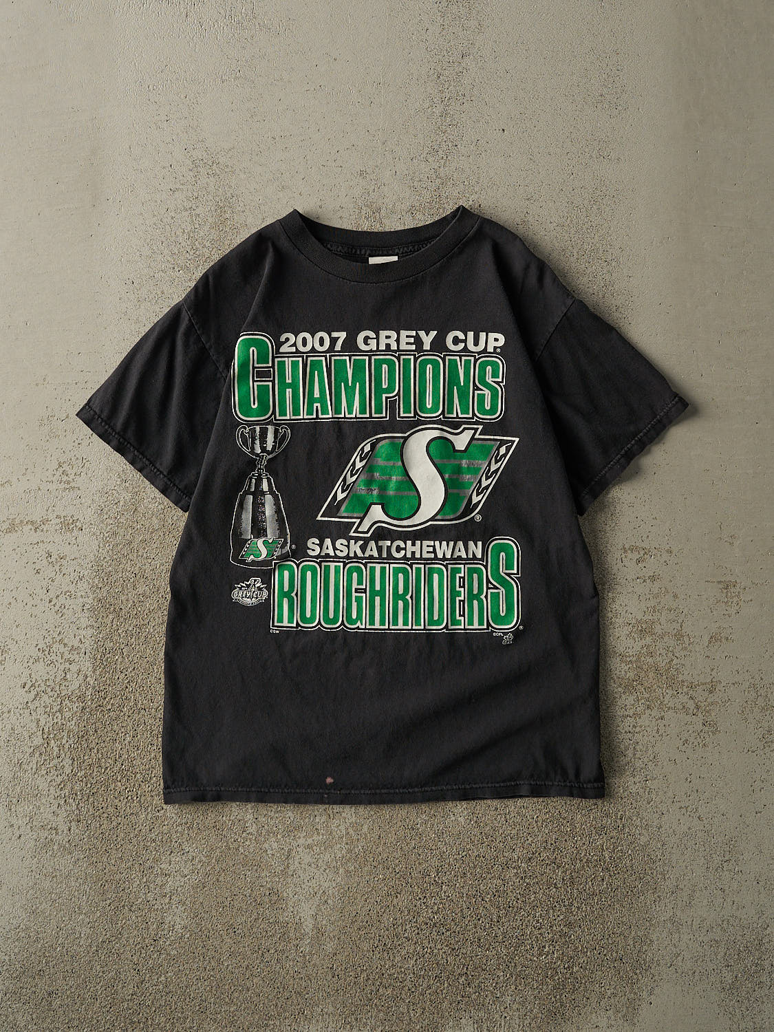 Vintage 07' Black Saskatchewan Rough Riders CFL Grey Cup Champions Tee (S/M)