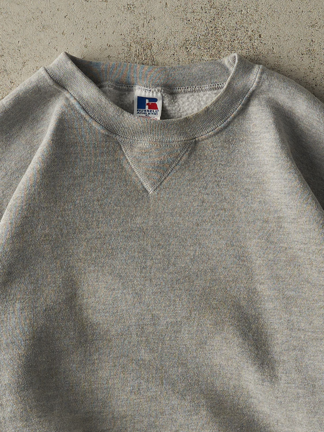 Vintage Y2K Grey Russell Athletic Blank Crewneck (M)