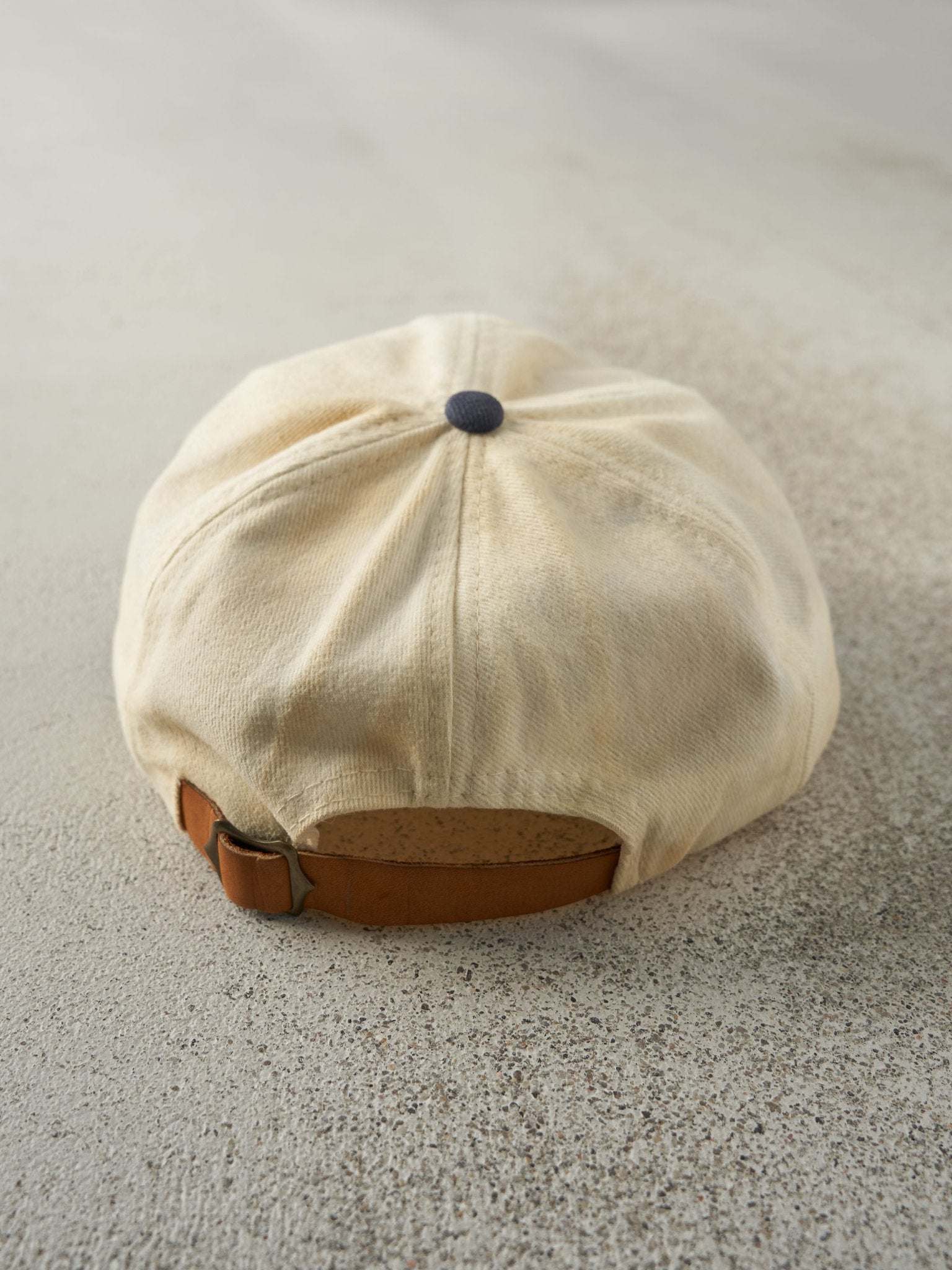Vintage 96' Beige & Blue Embroidered Golf Leather Strapback Hat