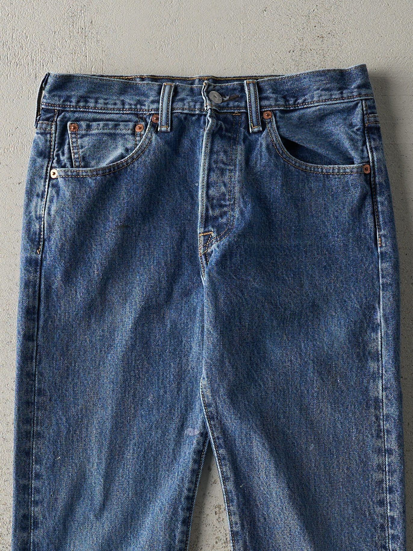 Vintage Y2K Mid Wash Levi's 501 Jeans (28x30)