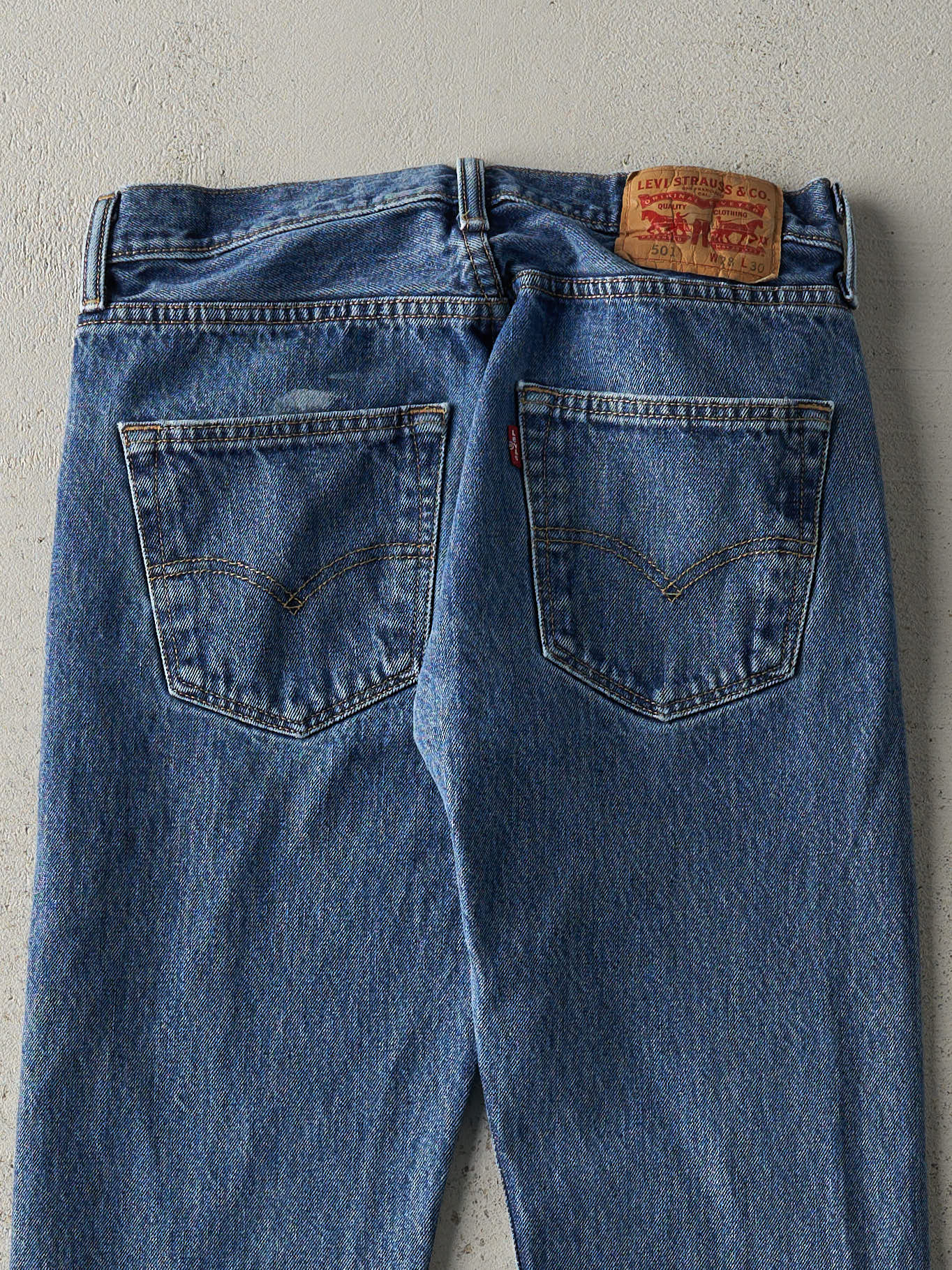 Vintage Y2K Mid Wash Levi's 501 Jeans (28x30)