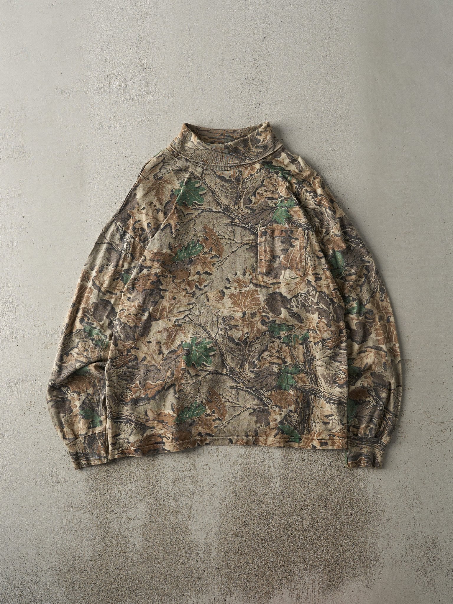 Vintage Y2K Advantage Camo Pocket Turtle Neck Long Sleeve (M)