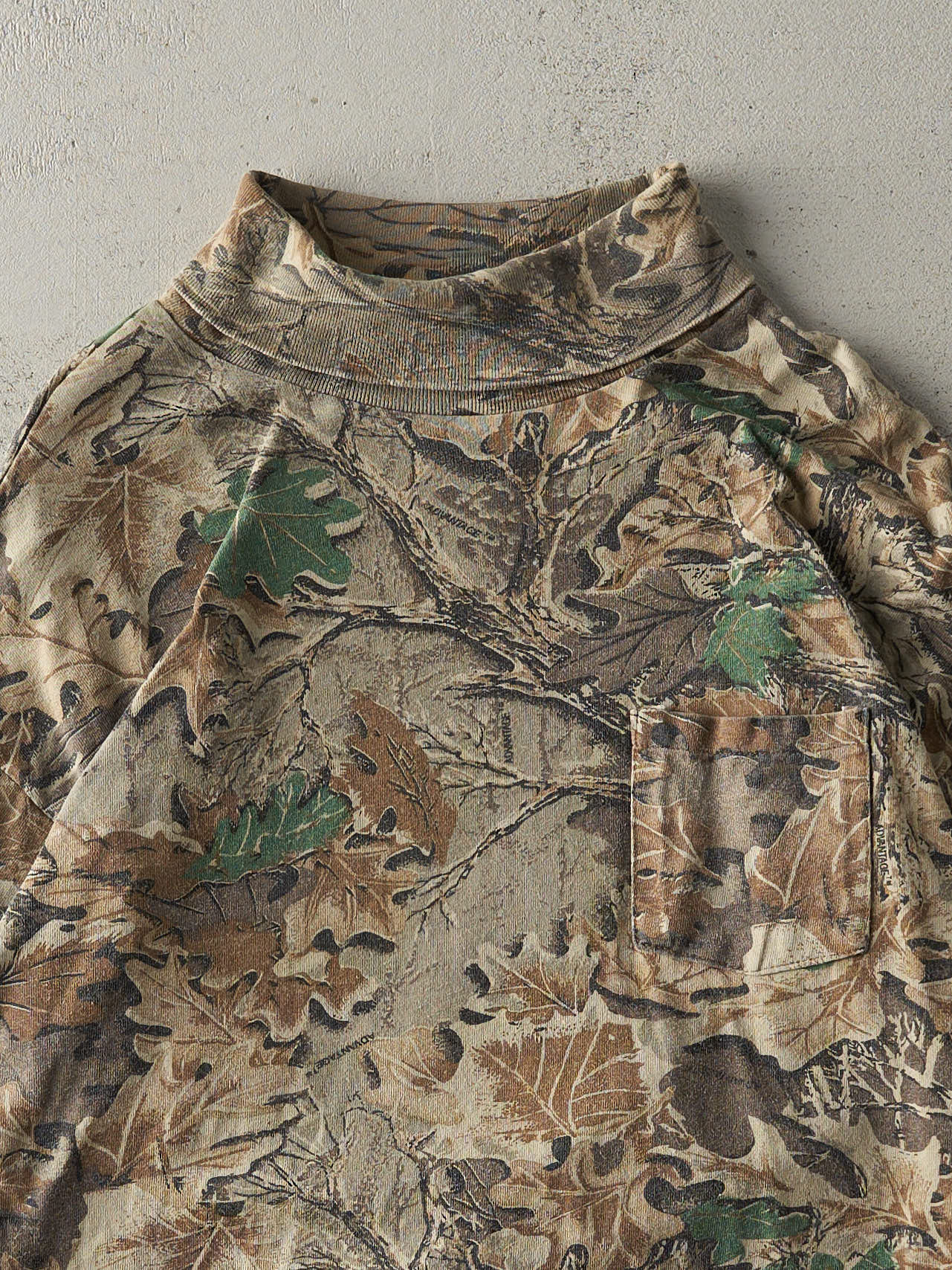 Vintage Y2K Advantage Camo Pocket Turtle Neck Long Sleeve (M)