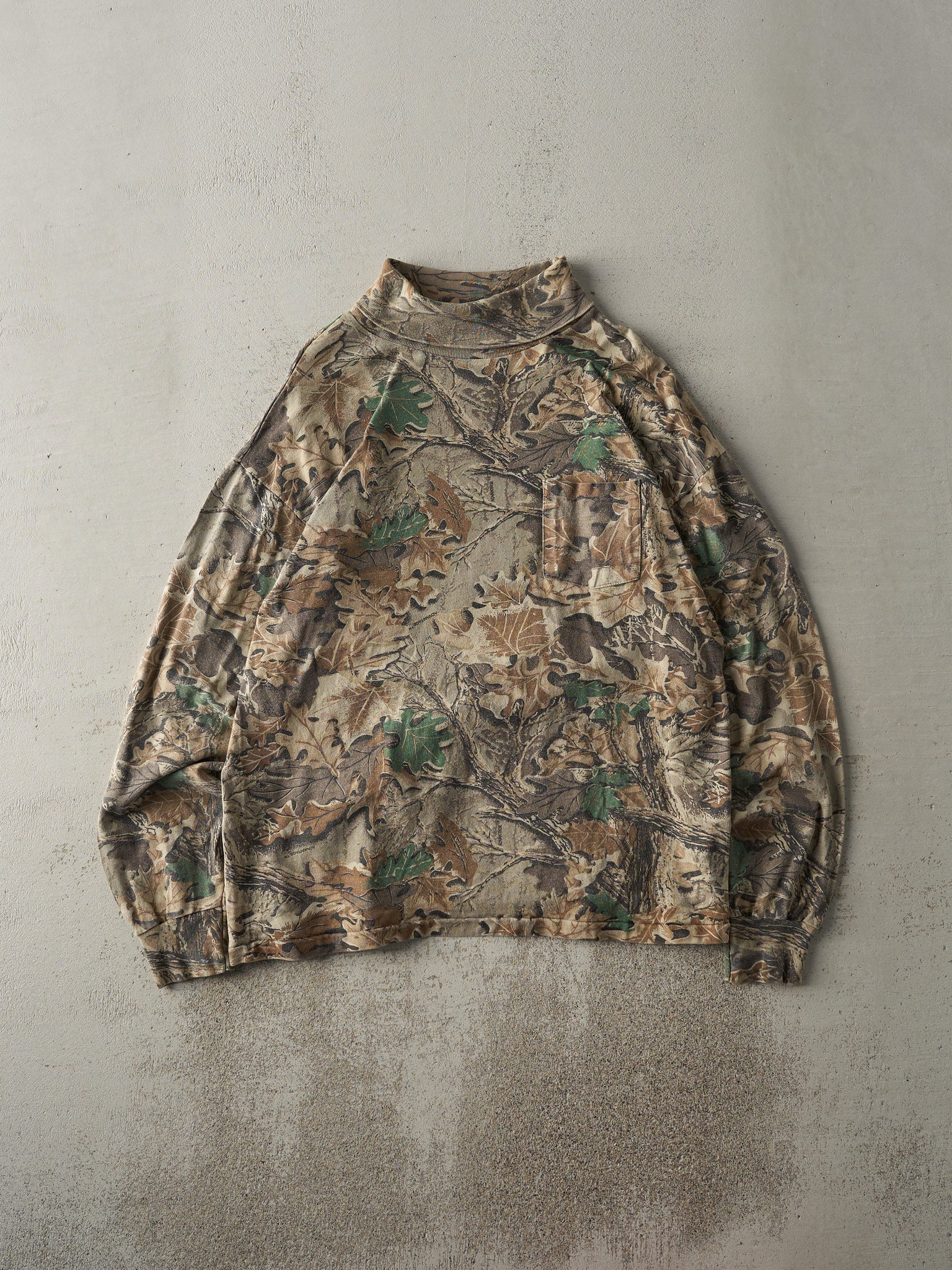 Vintage Y2K Advantage Camo Pocket Turtle Neck Long Sleeve (M)