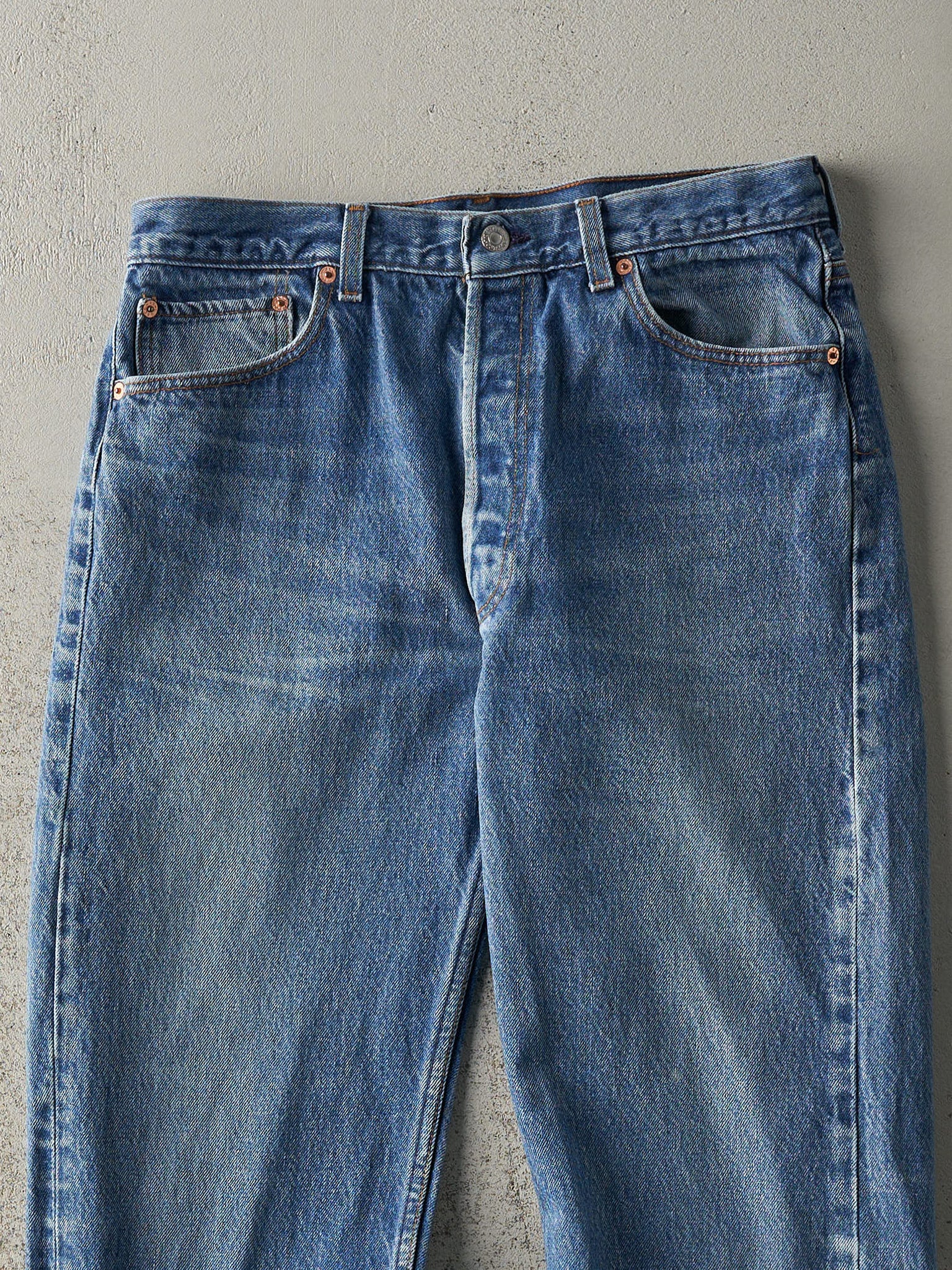 Vintage 90s Mid Wash Levi's 501xx Jeans (32x32)