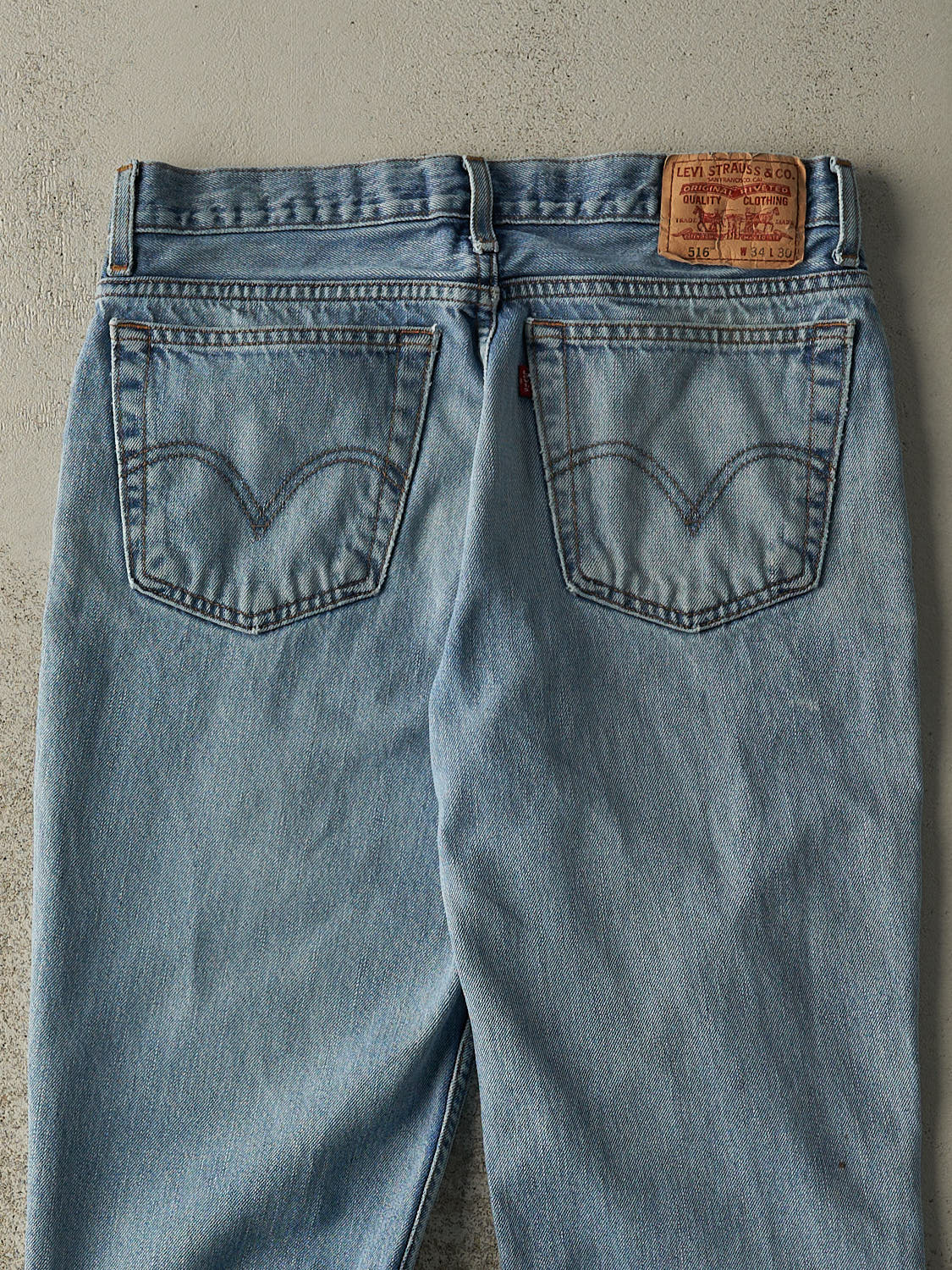 Vintage Y2K Light Wash Levi's 516 Jeans (33x28.5)
