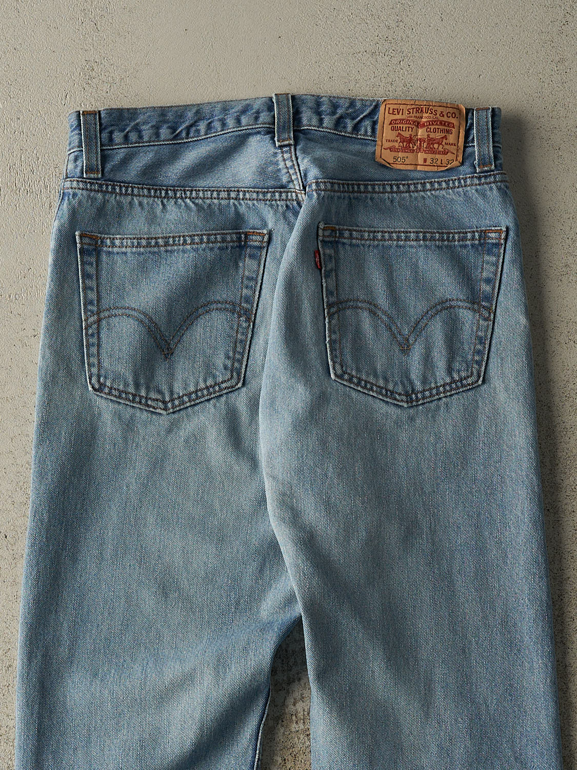Vintage Y2K Light Wash Levi's 505 Jeans (31.5x31)