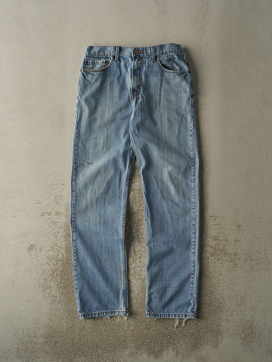 Vintage Y2K Light Wash Levi's Jeans (33.5x33.5)
