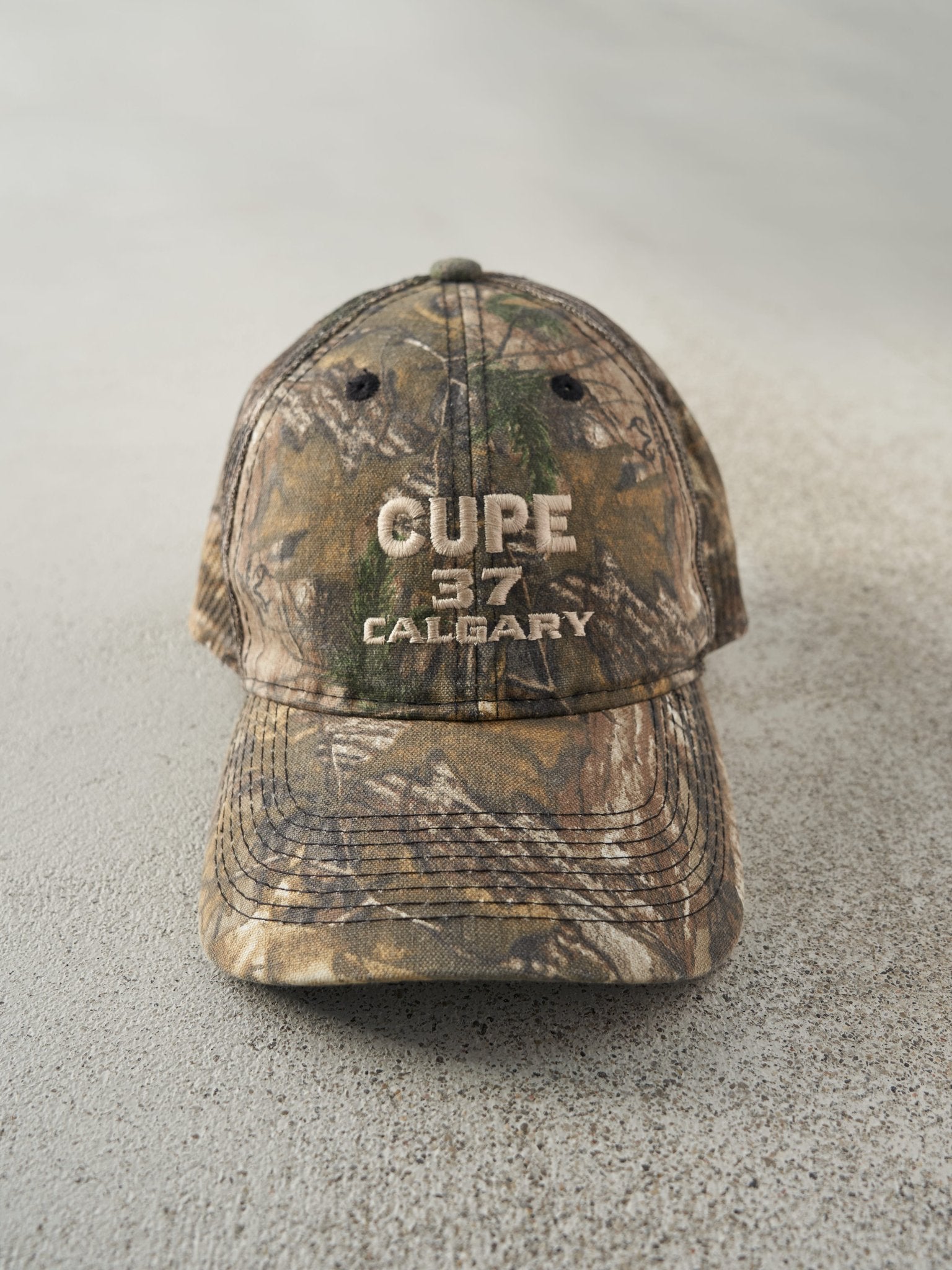 Vintage 90s Camo Cupe 37 Calgary x Realtree Mesh Velcro Hat