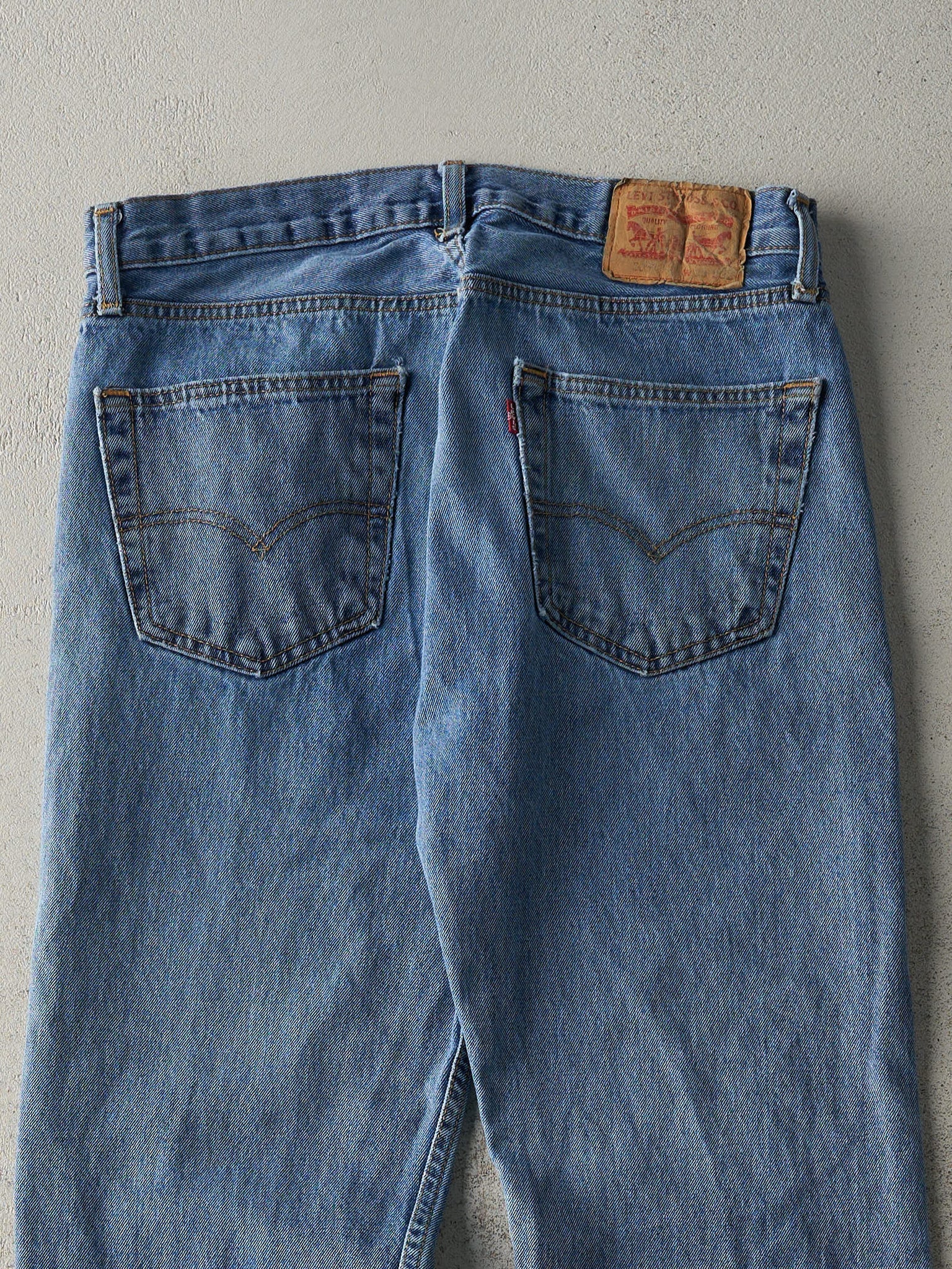 Vintage Y2K Light Wash Levi's 505 Jeans (32x31)