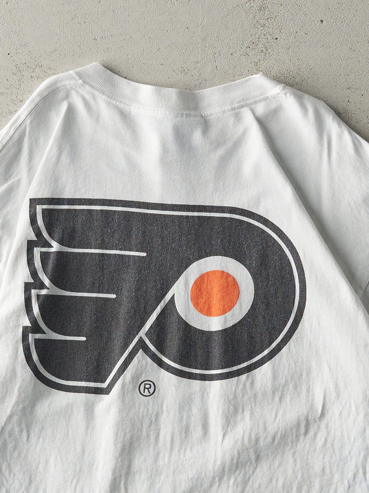 Vintage Y2K White Philadelphia Flyers Tee (M/L)