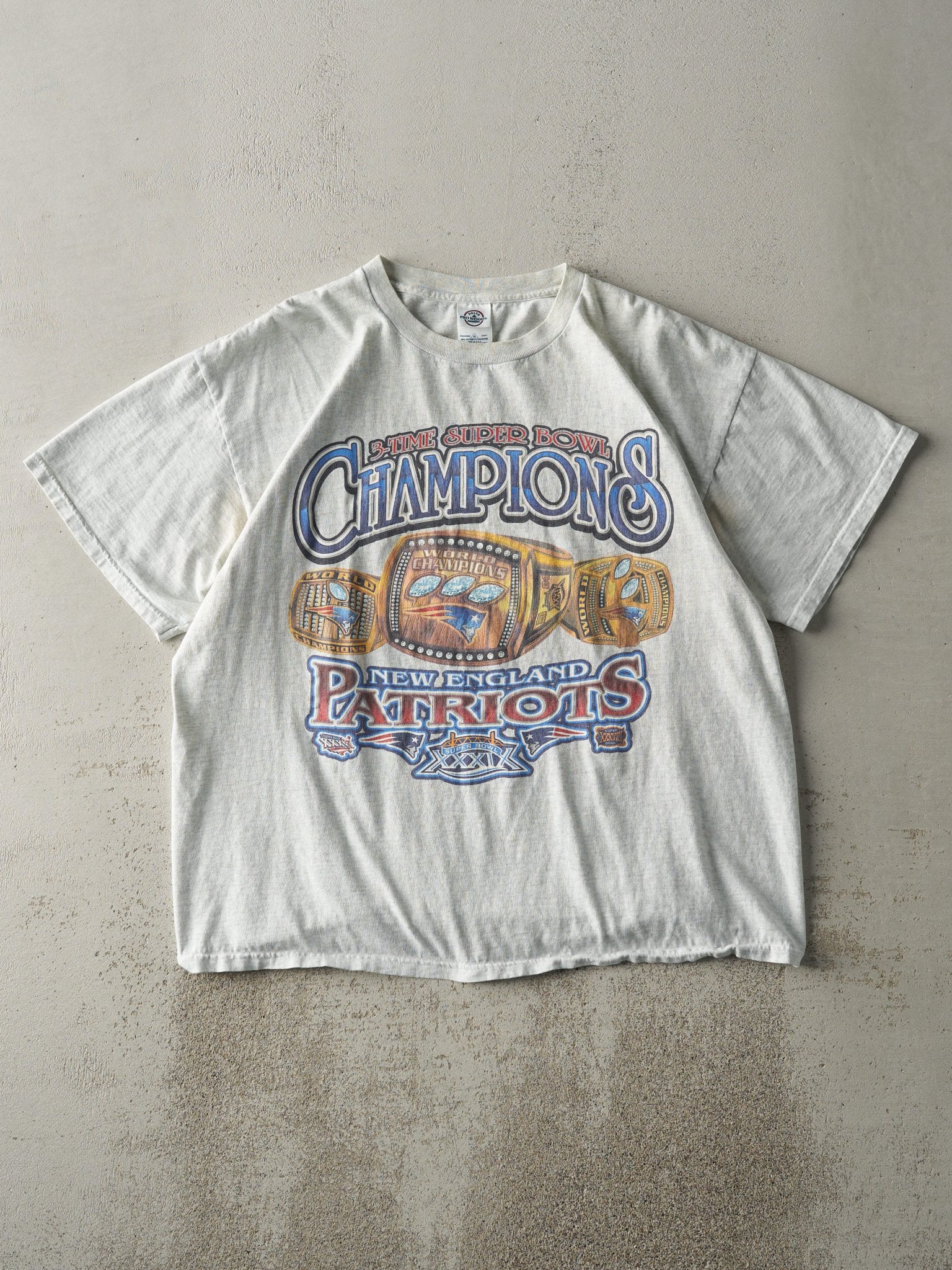 Vintage 05' Heather Grey New England Patriots Champions Tee (L)