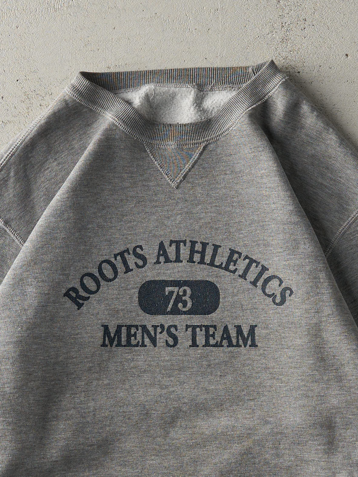 Vintage Y2K Grey Roots Athletics Crewneck (L)