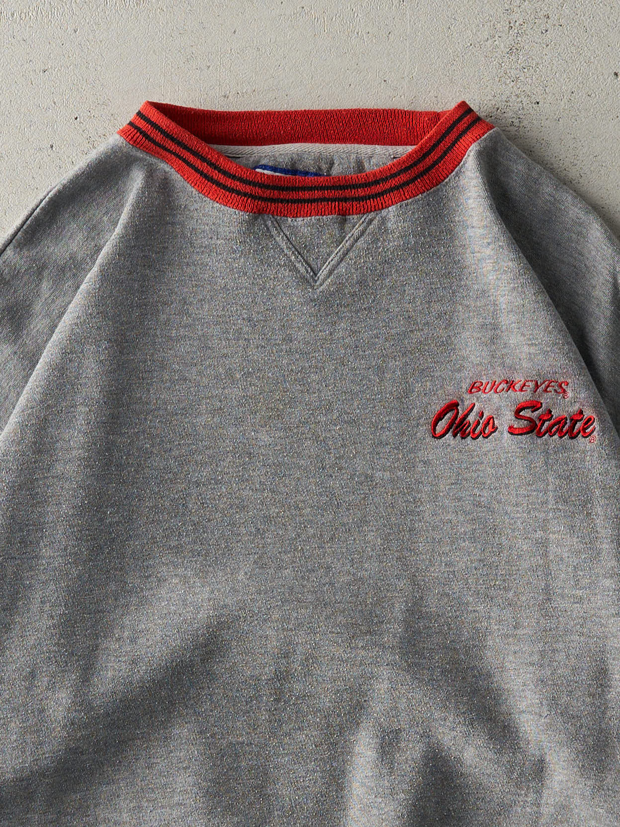 Vintage 90s Grey Embroidered Ohio State Buckeyes Crewneck (L)