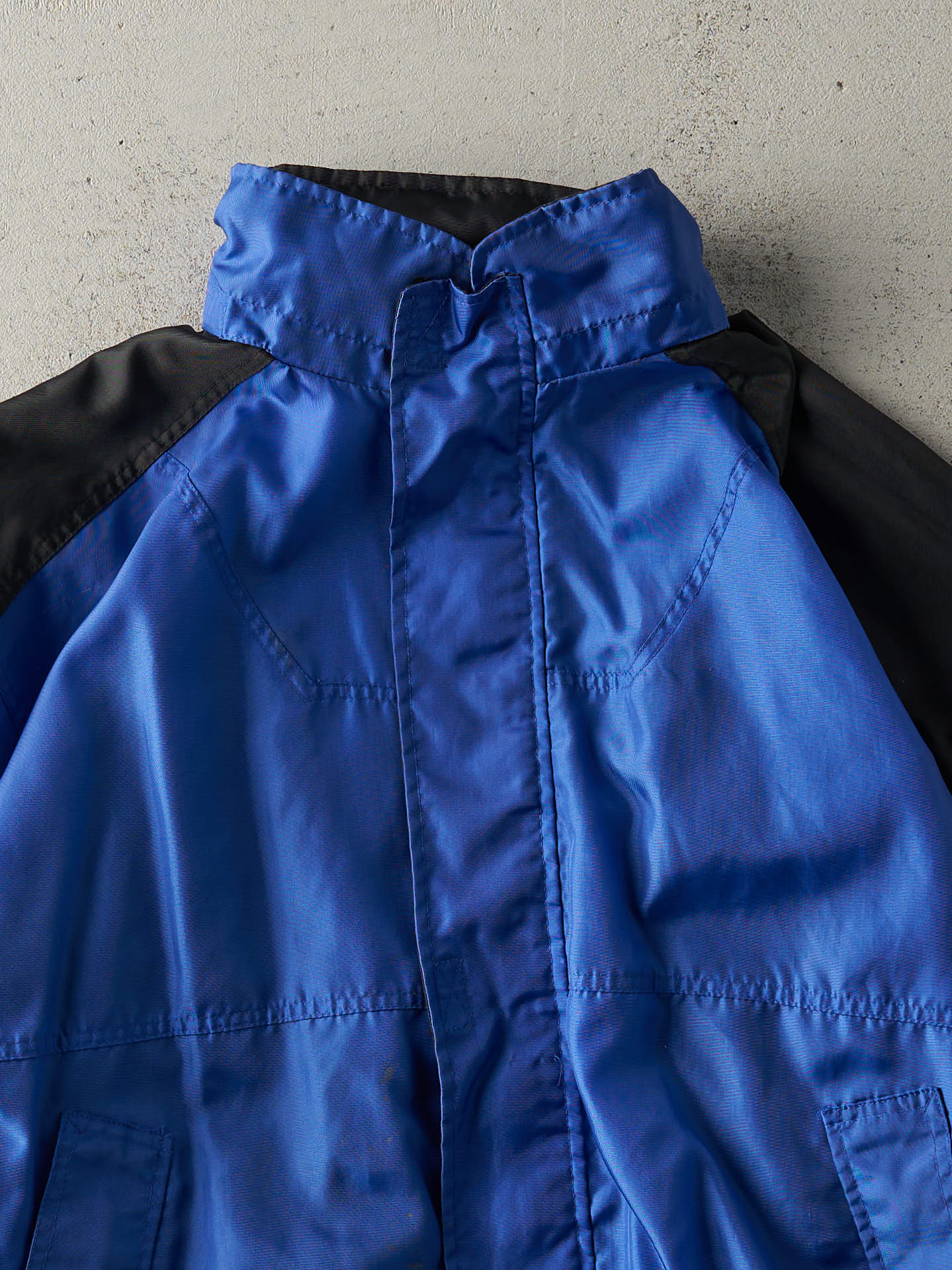 Vintage 90s Blue & Black Marlboro Windbreaker Jacket (L)
