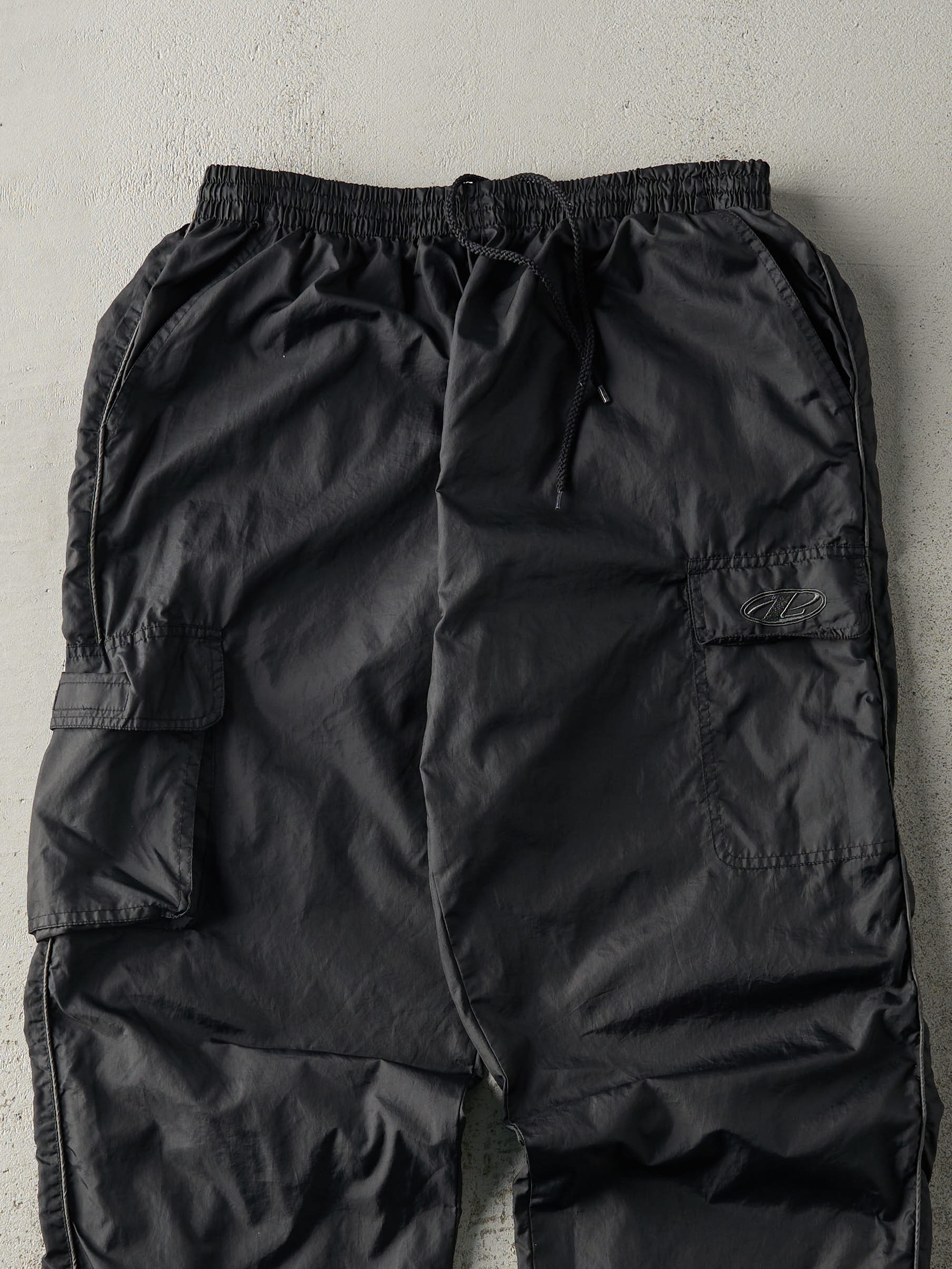 Vintage 90s Black Cargo Windbreaker Pants (30x30.5)