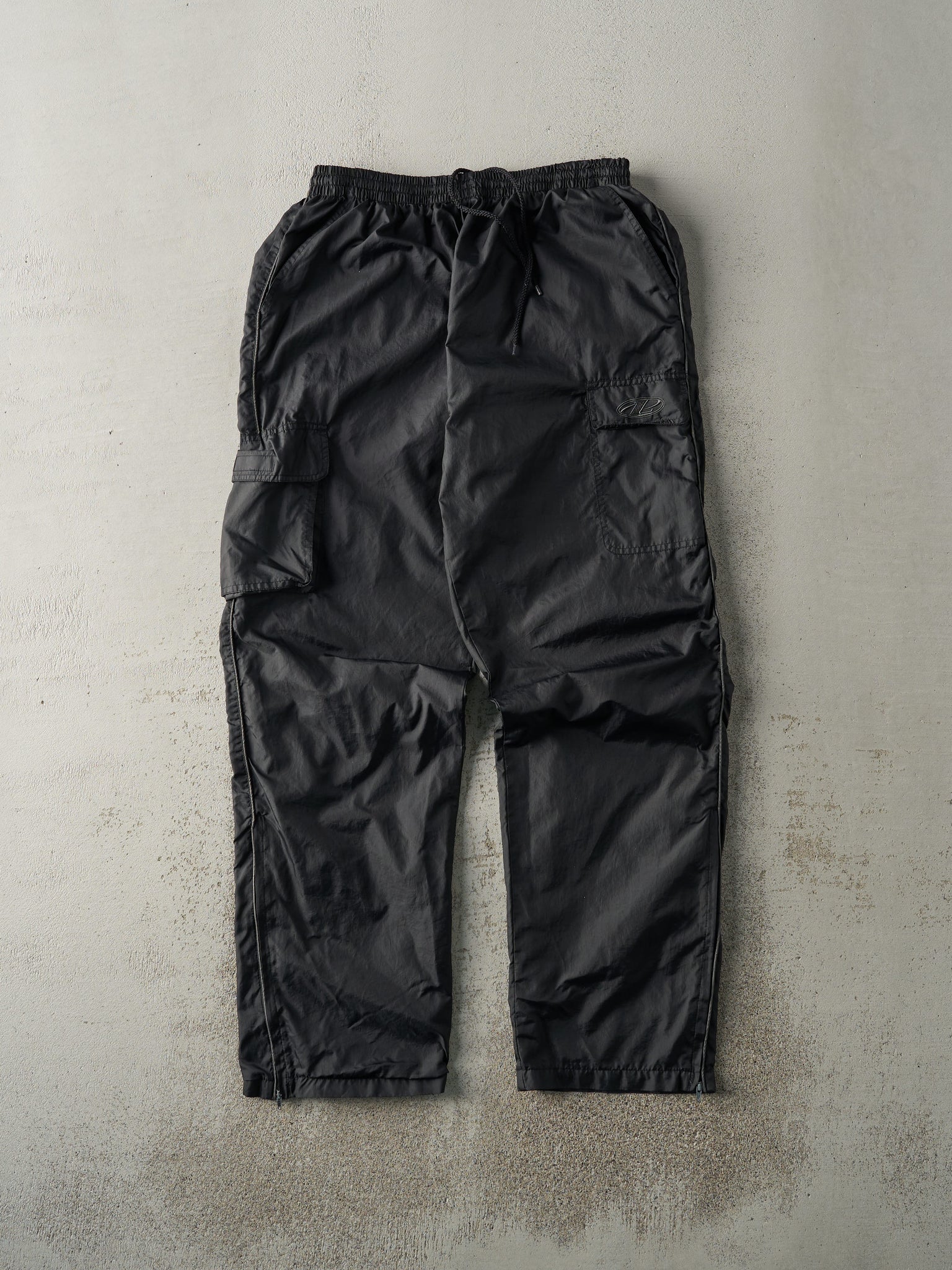 Vintage 90s Black Cargo Windbreaker Pants (30x30.5)