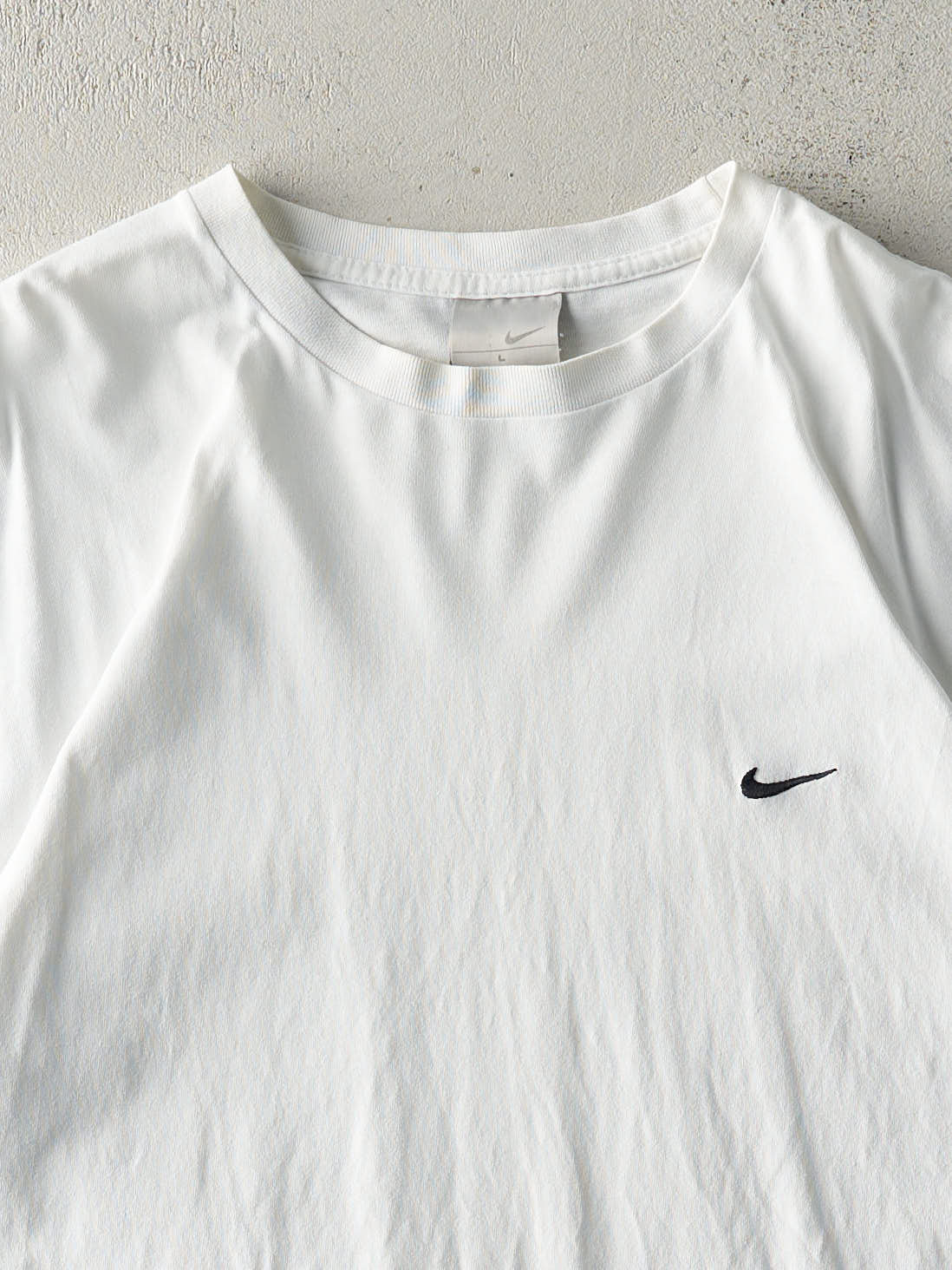 Vintage Y2K White Nike Embroidered Swoosh Tee (M/L)