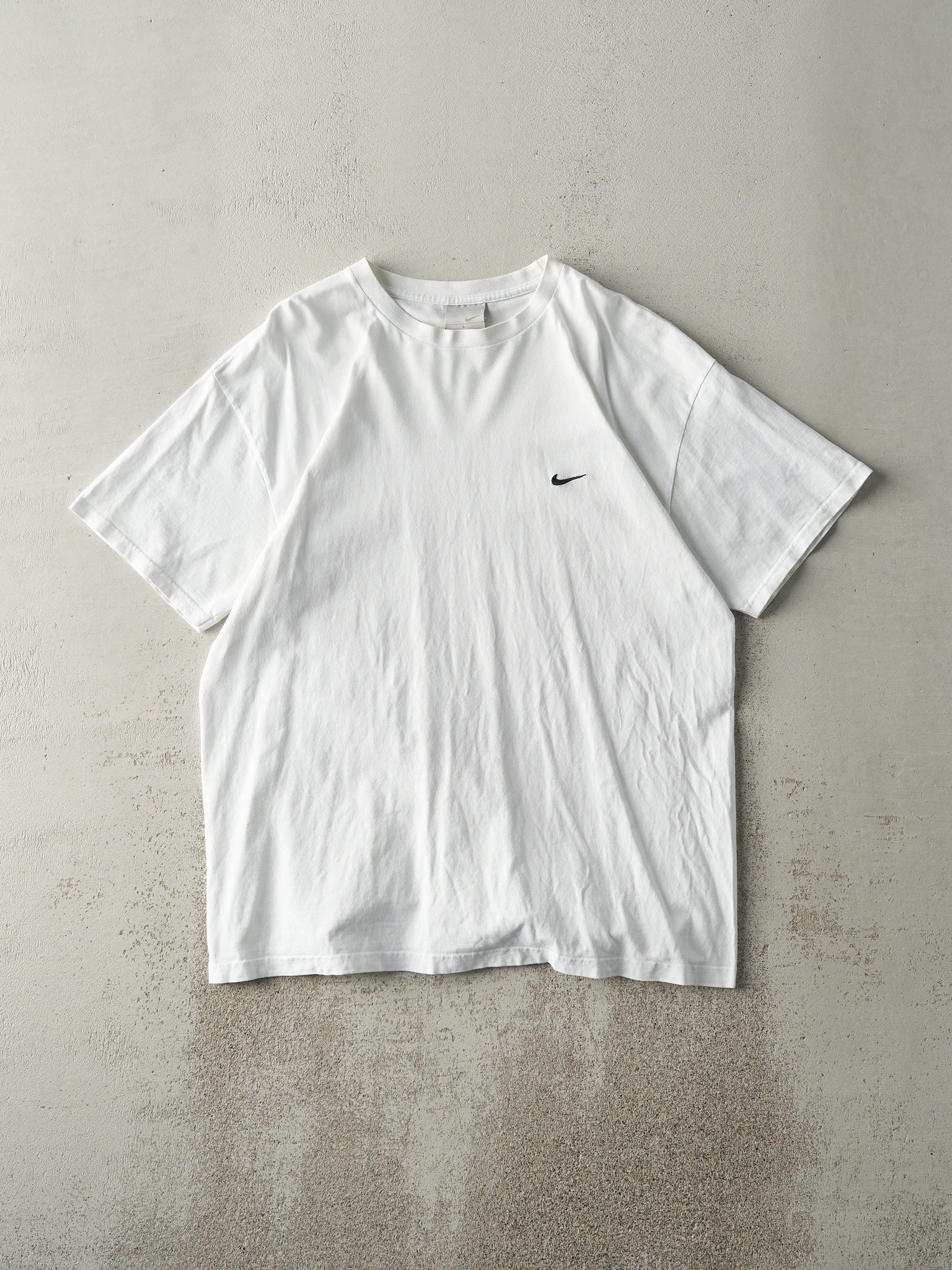 Vintage Y2K White Nike Embroidered Swoosh Tee (M/L)