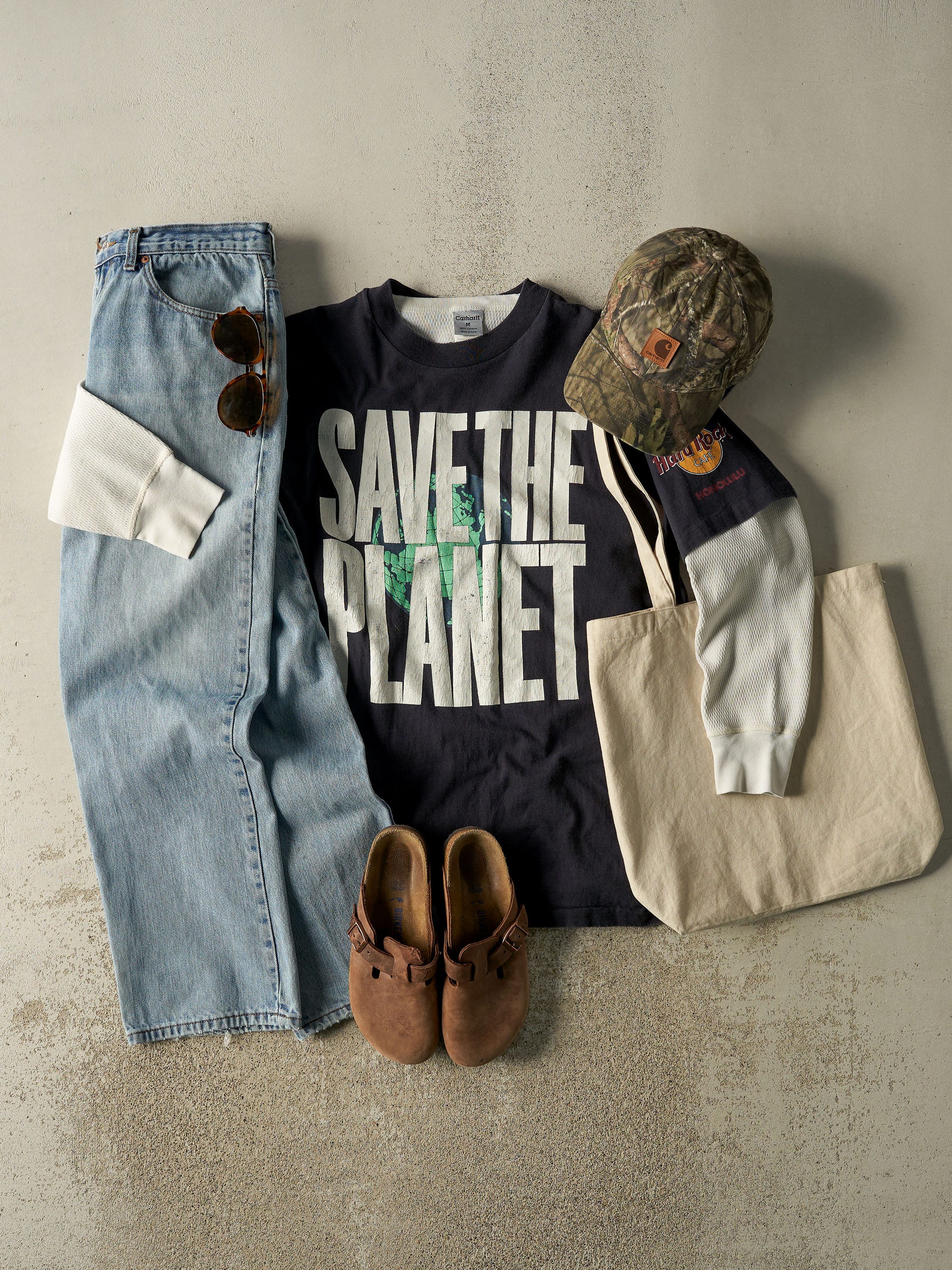 Vintage 90s Faded Black Hard Rock Cafe Save The Planet Tee (L/XL)